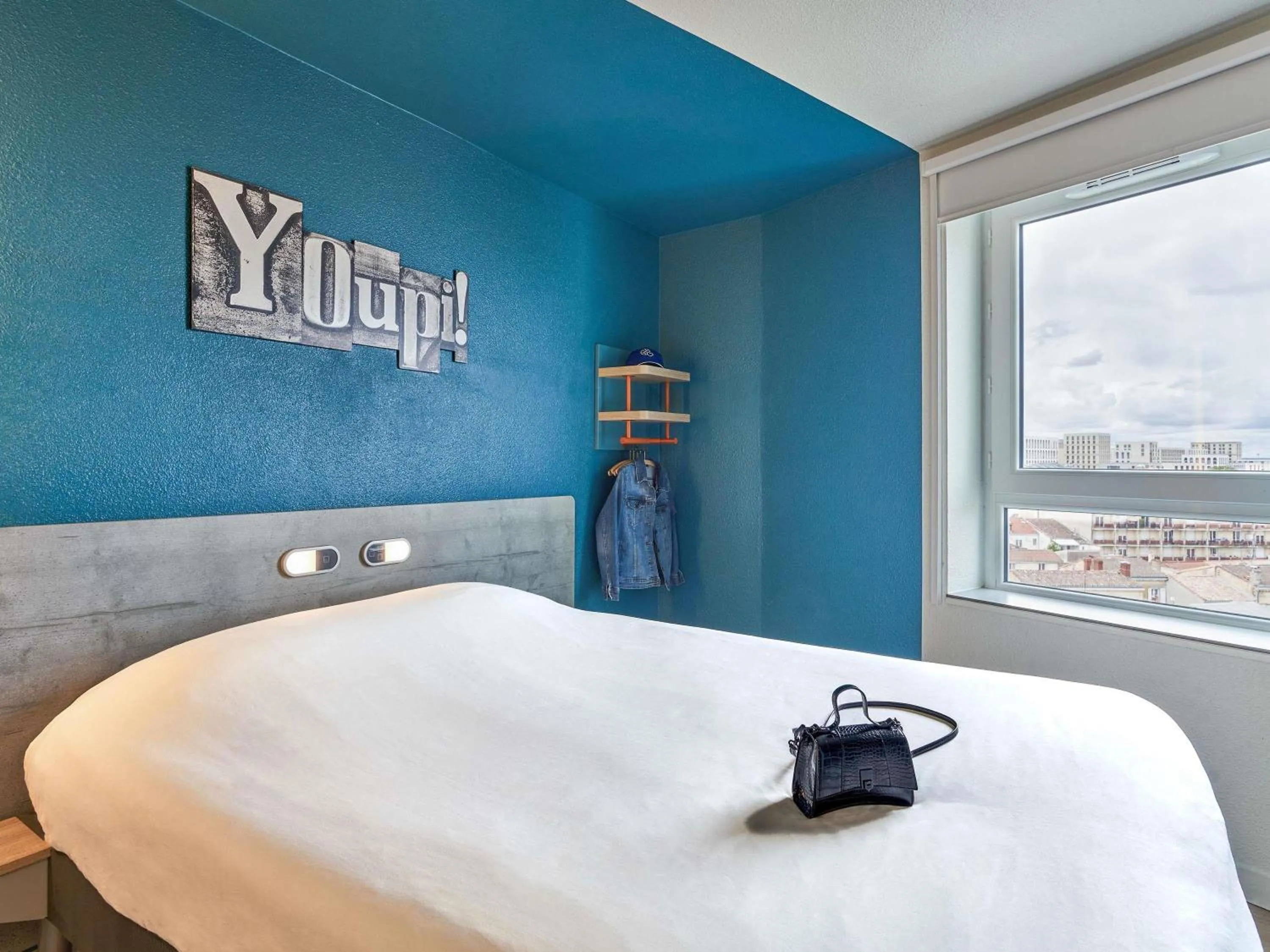 Bedroom, Bed in ibis budget Bordeaux Centre - Gare Saint Jean