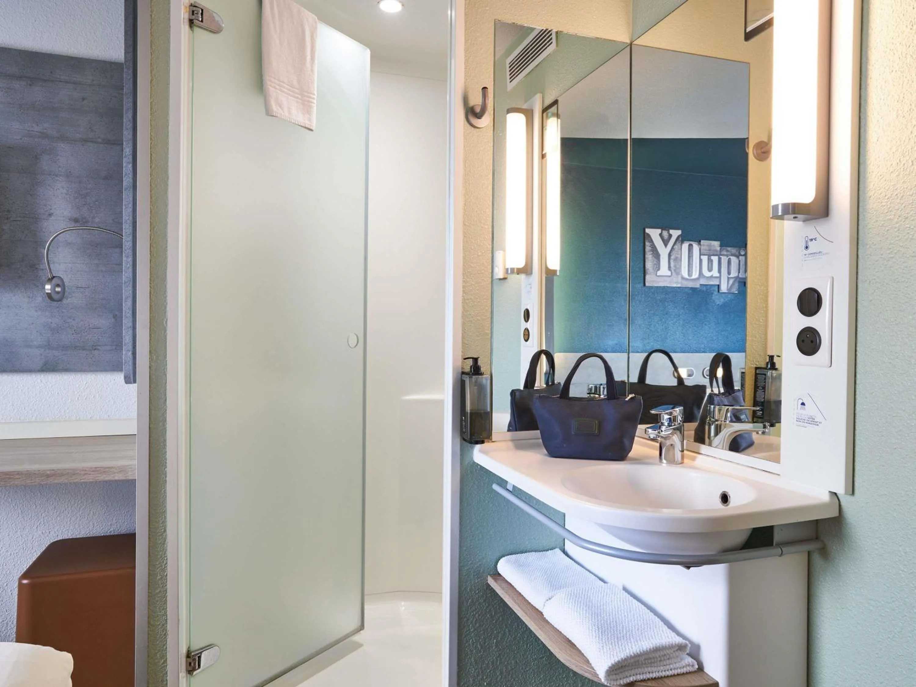 Bedroom in ibis budget Bordeaux Centre - Gare Saint Jean