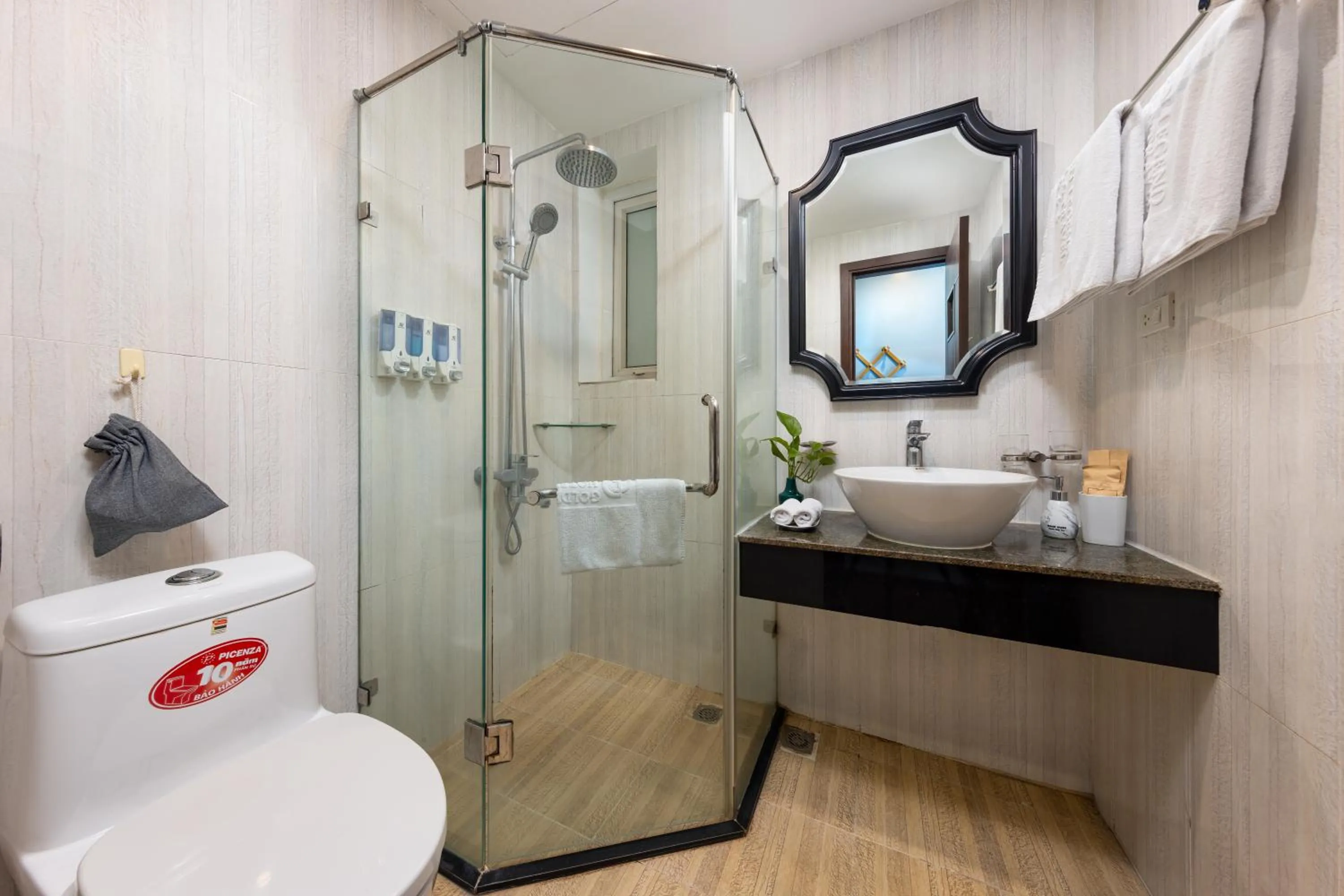 Shower in Golden Legend Boutique Hotel