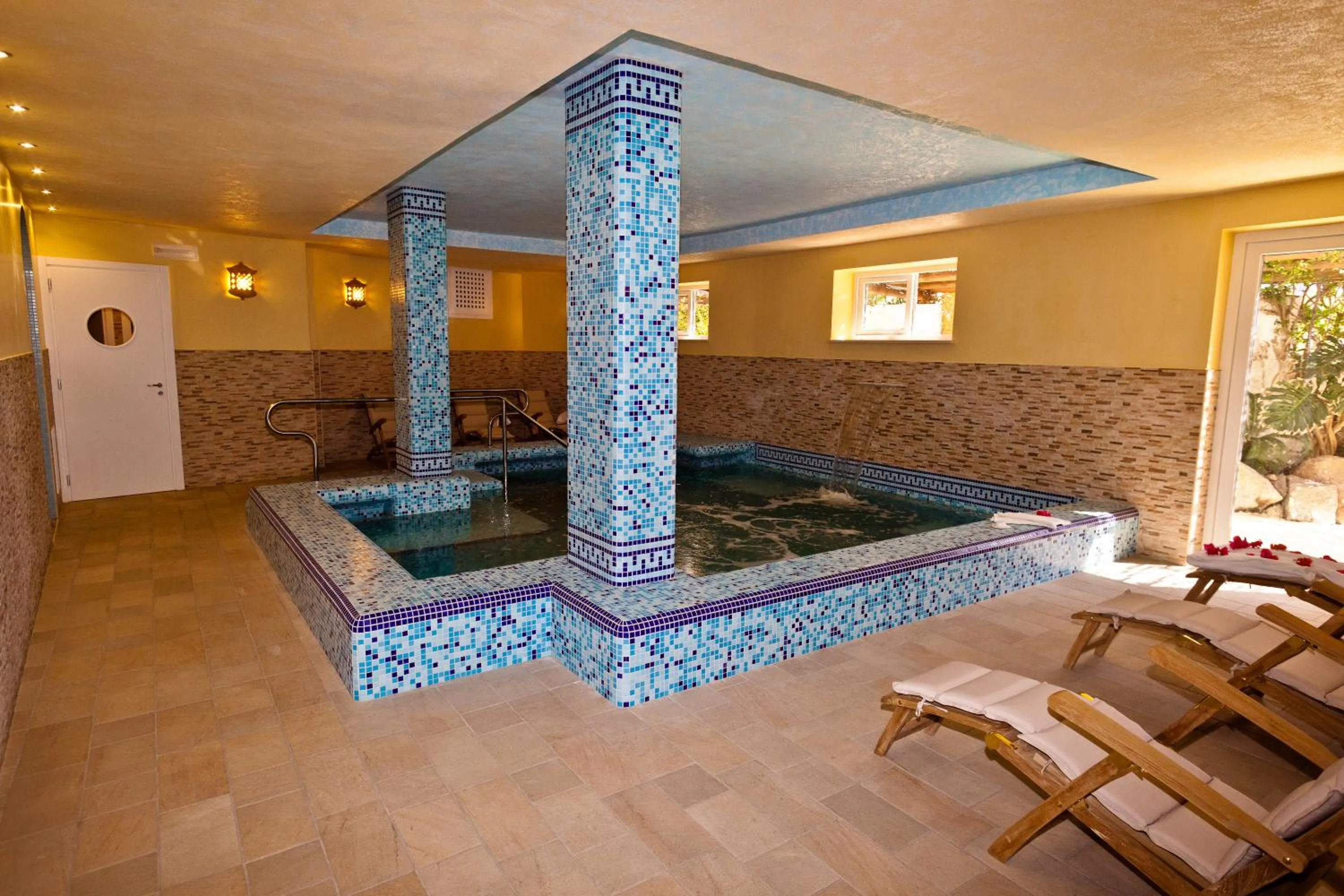 Swimming pool in Hotel Citara