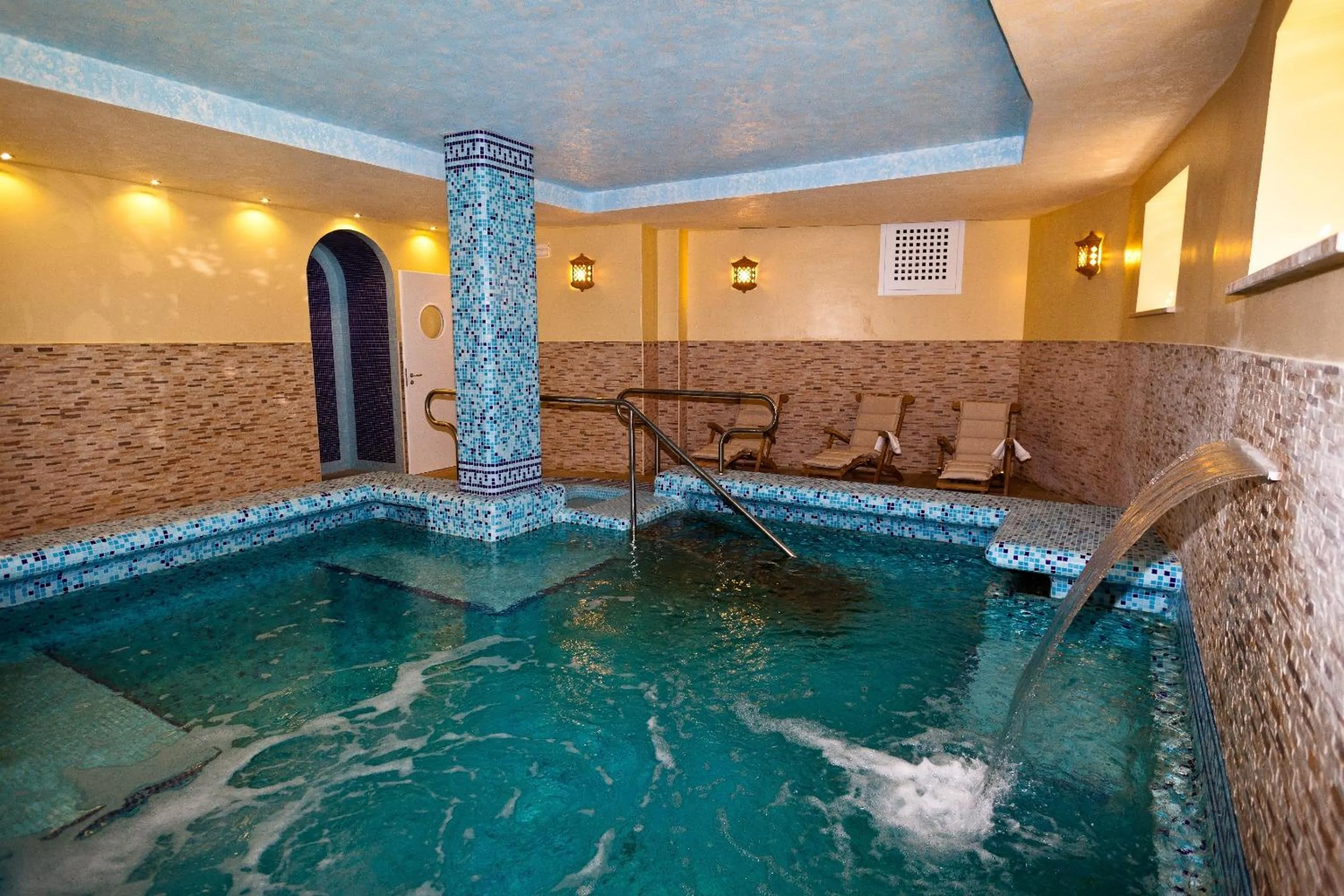 Swimming pool in Hotel Citara