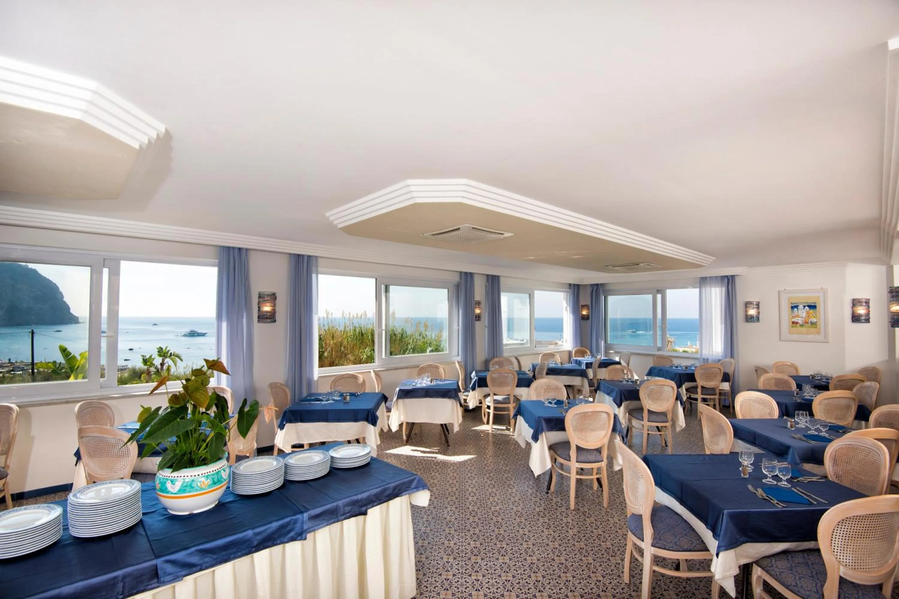 Restaurant/places to eat in Hotel Citara