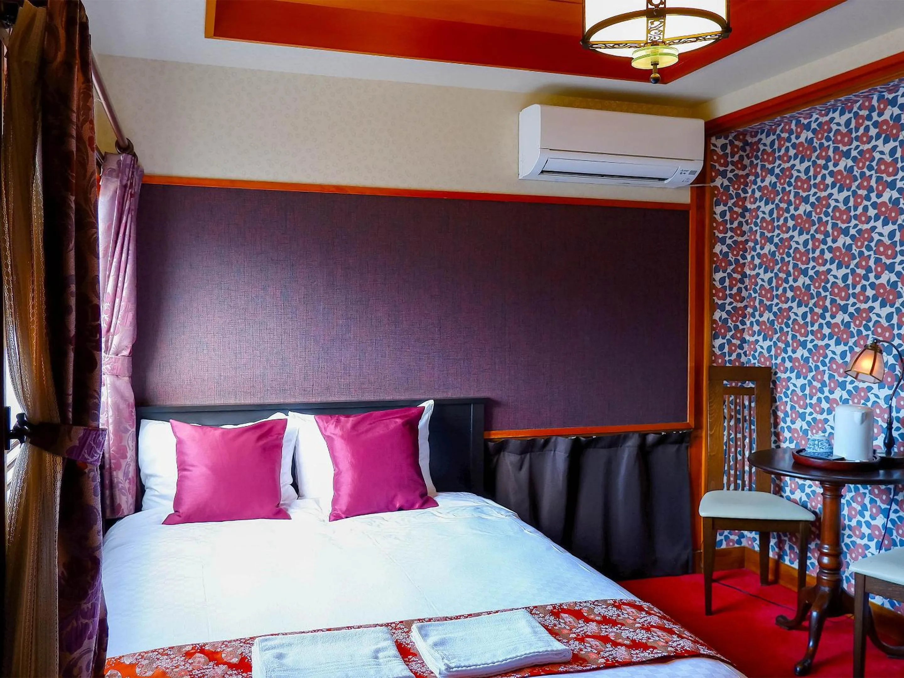 Photo of the whole room, Bed in Gionkoh