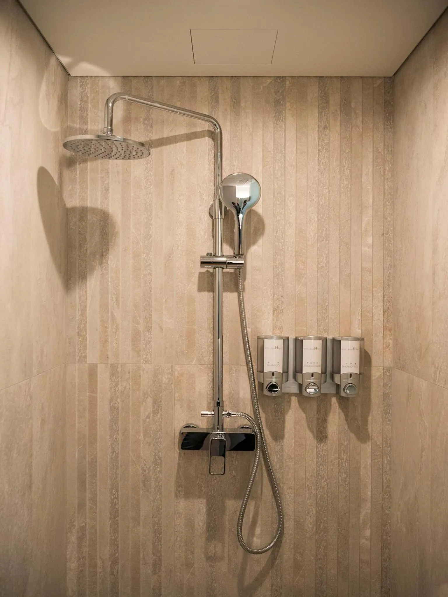 Shower in Hotel Park Habio