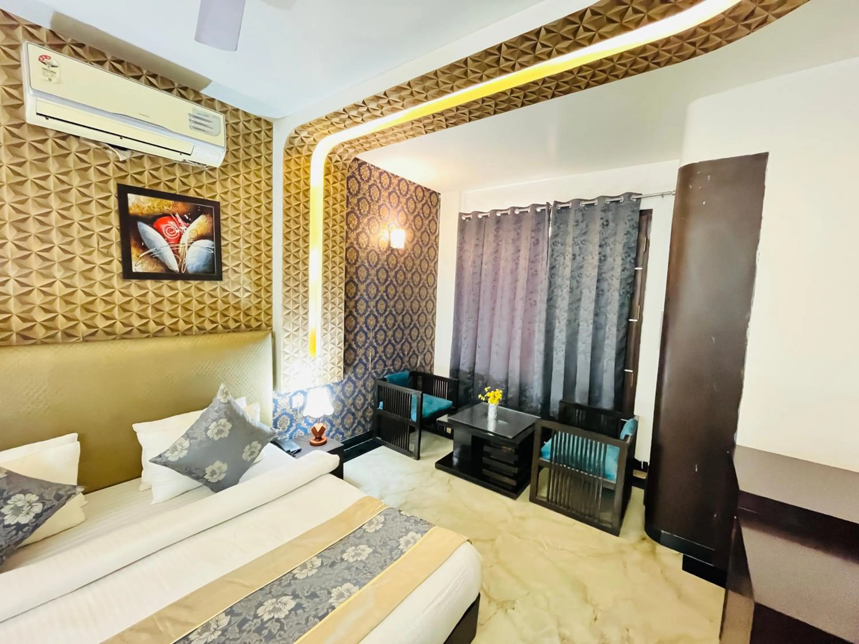 Bedroom, Bed in Hotel Dayal Regency near IMT Chowk Manesar, Manesar