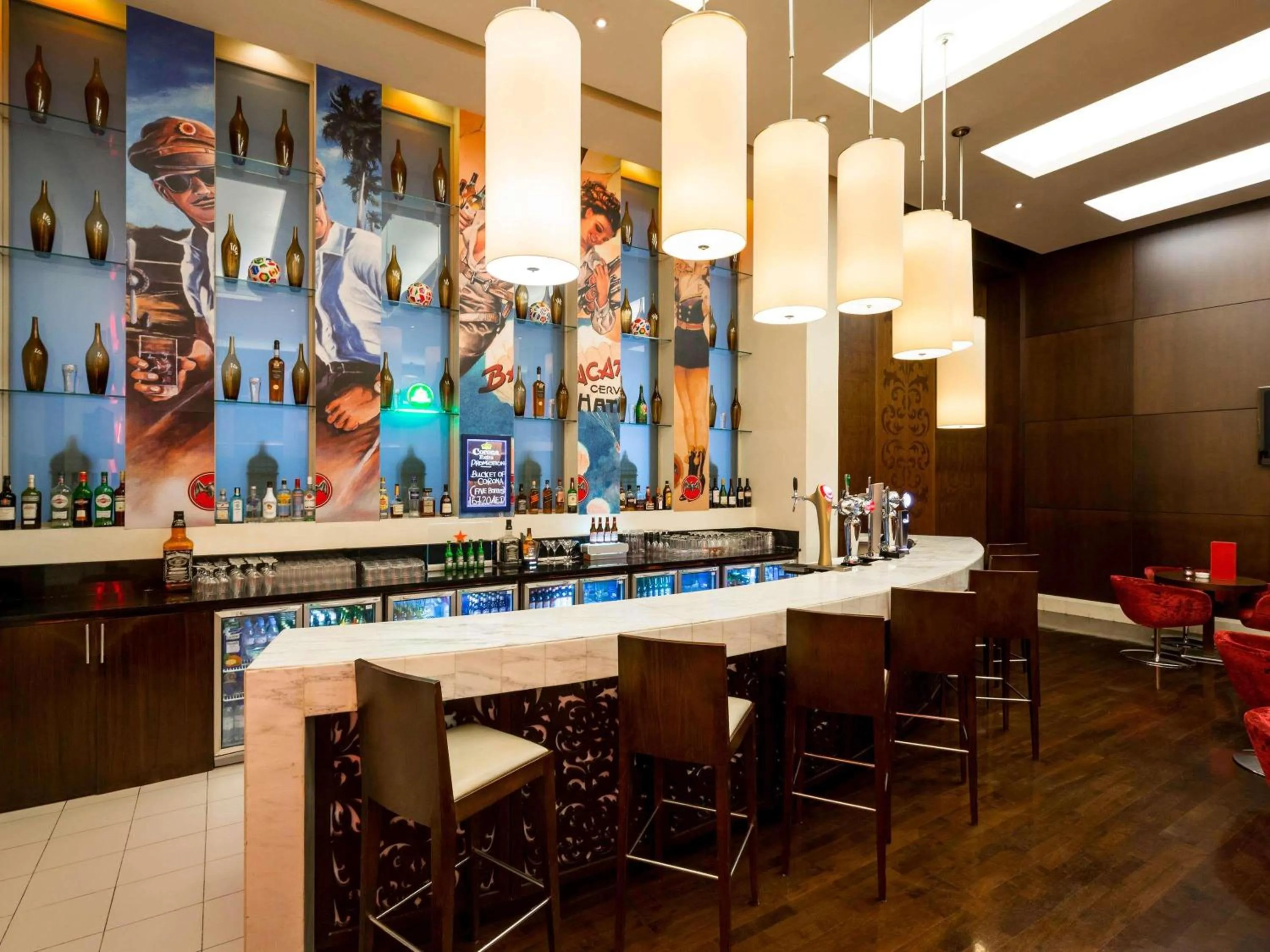 Lounge or bar in Novotel Deira Creekside Dubai