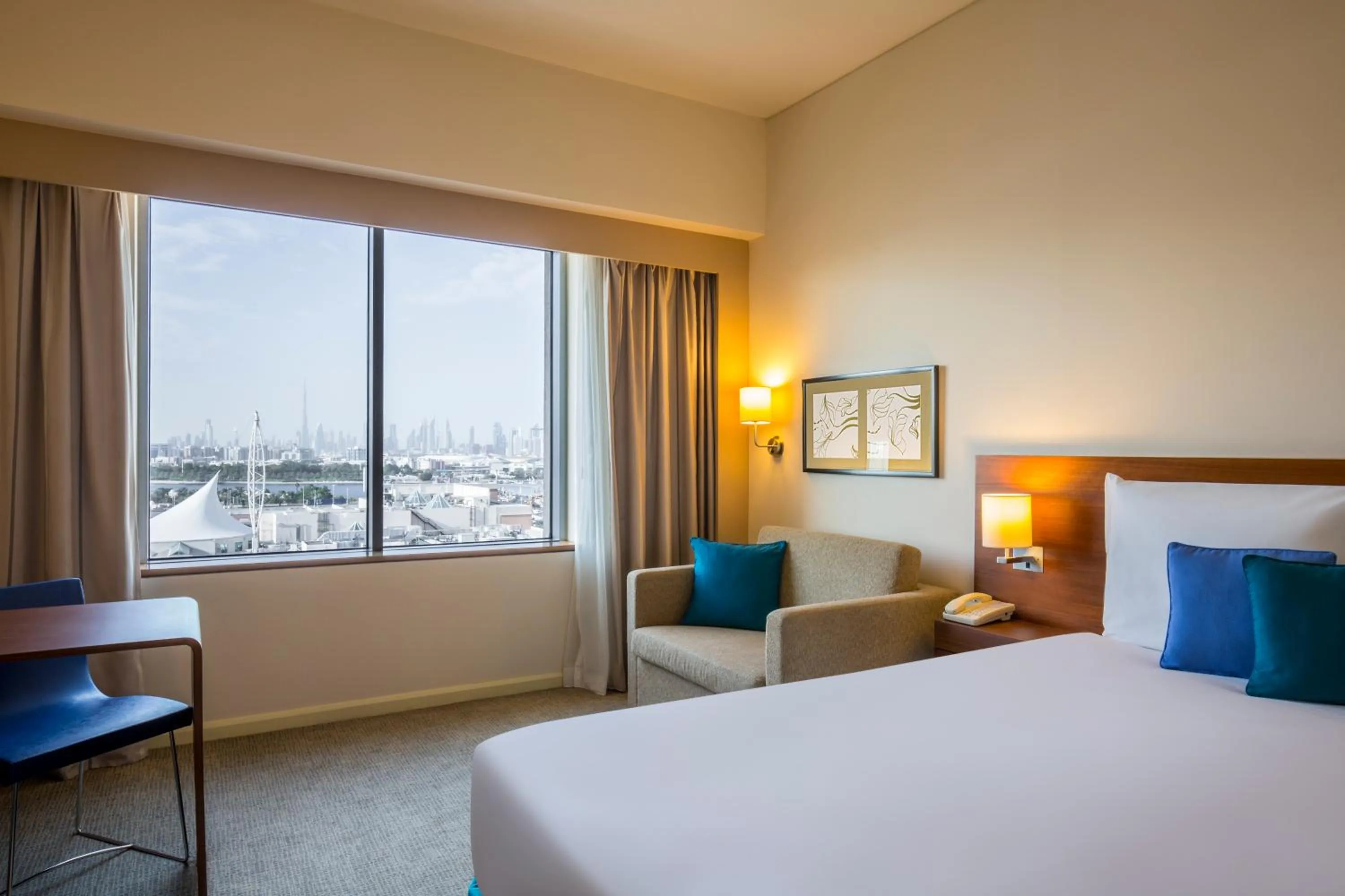 Bedroom, Bed in Novotel Deira Creekside Dubai