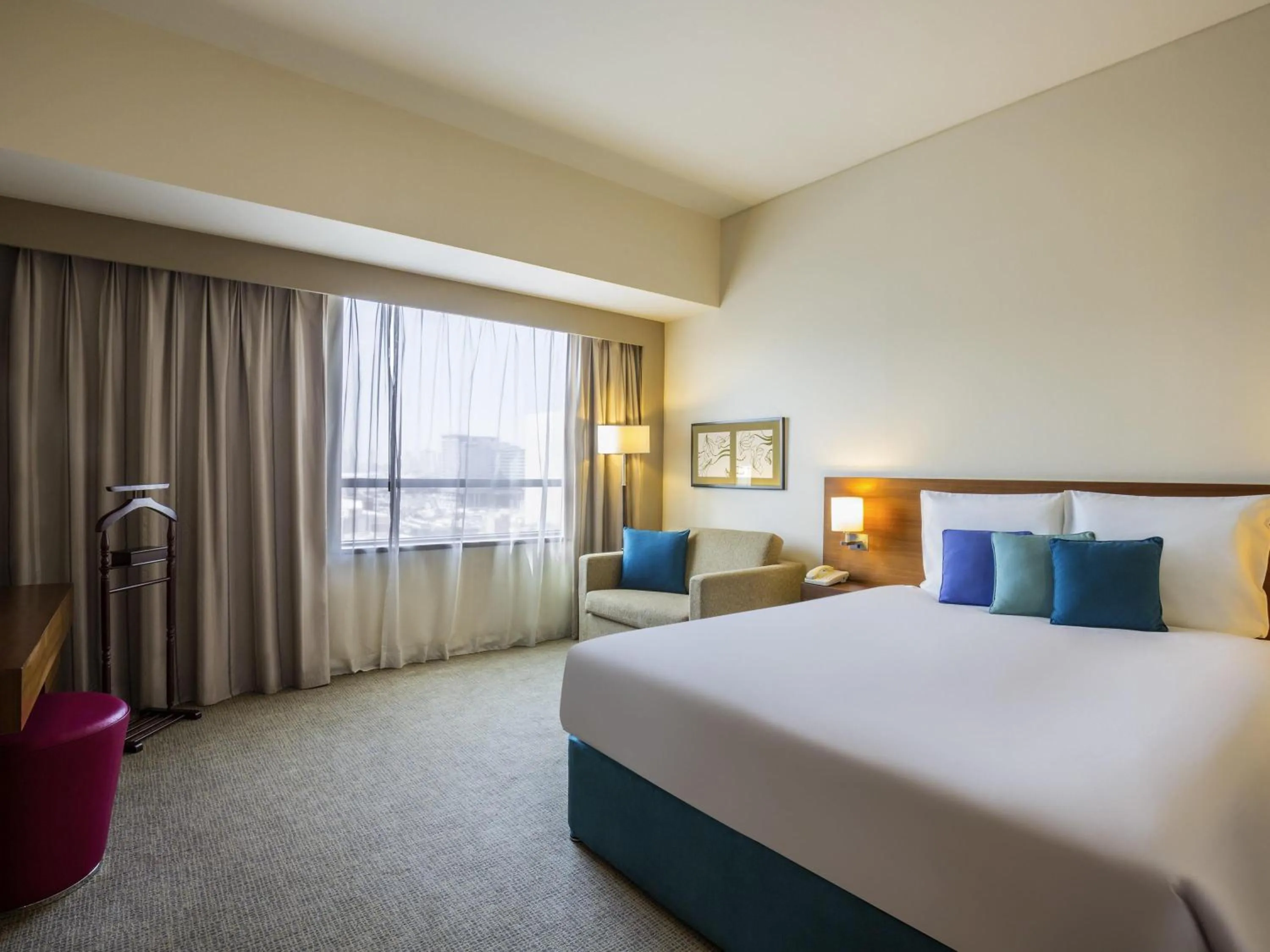 Bedroom, Bed in Novotel Deira Creekside Dubai