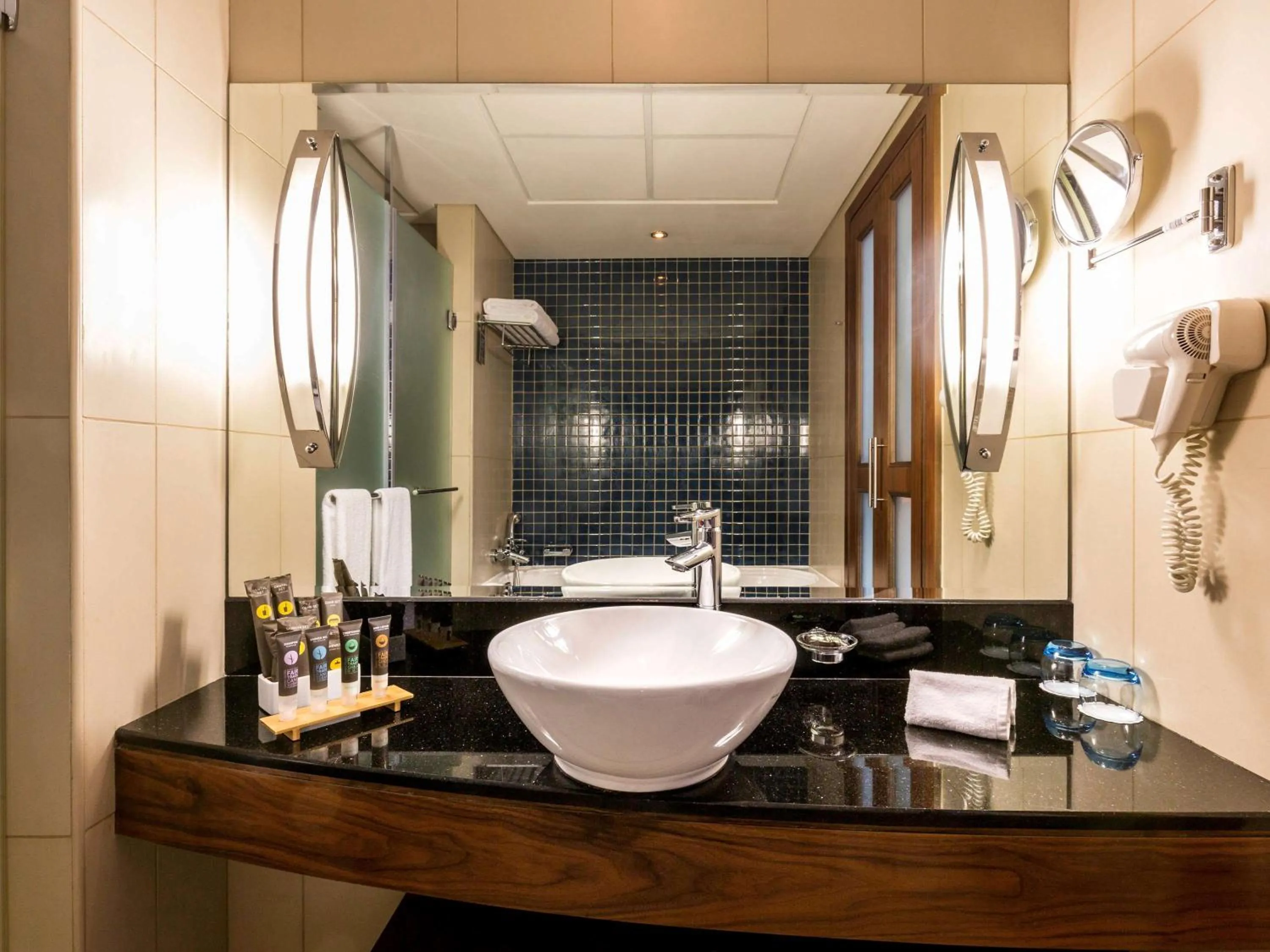 Photo of the whole room in Novotel Deira Creekside Dubai