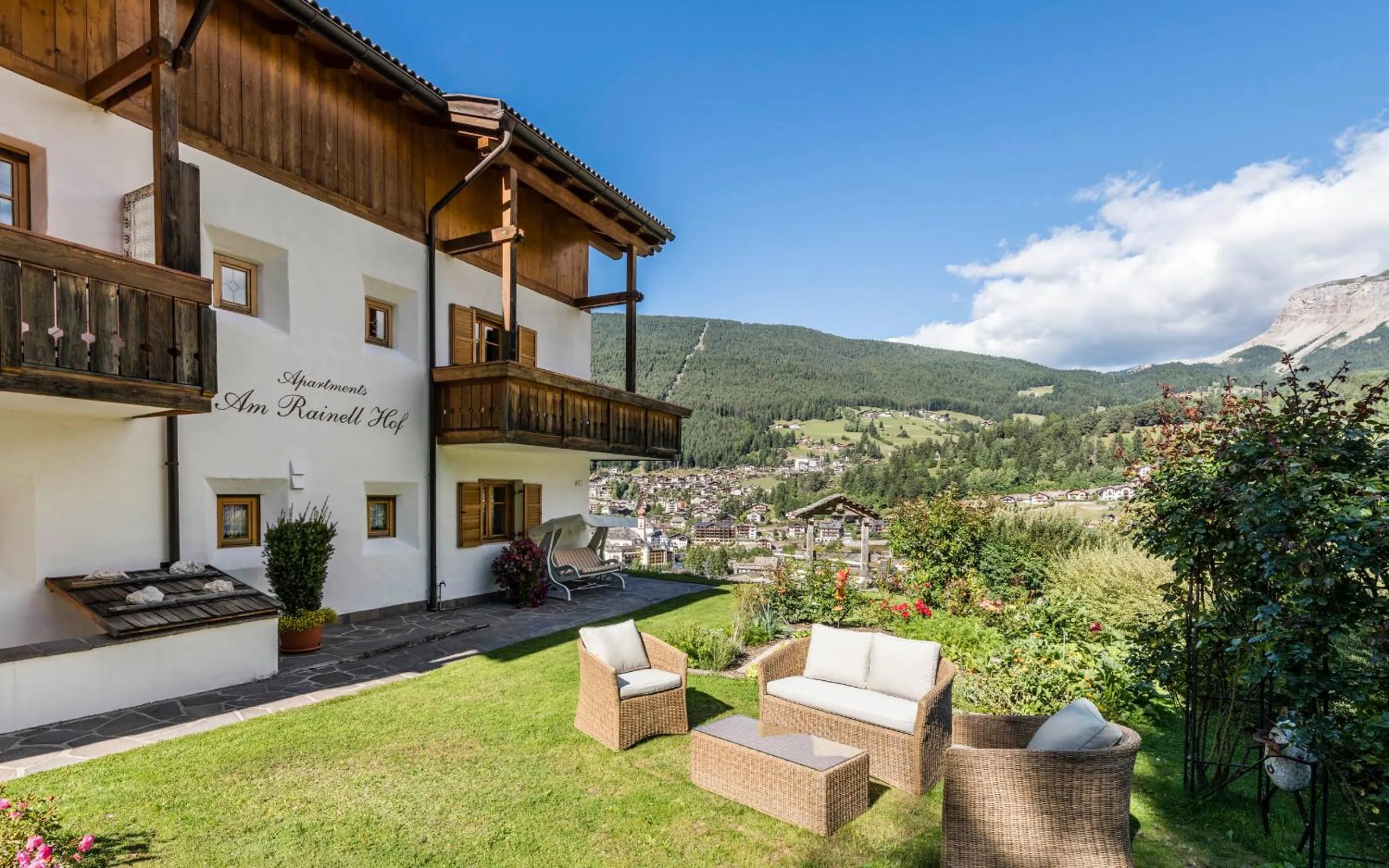 Property building in Am Rainell Hof