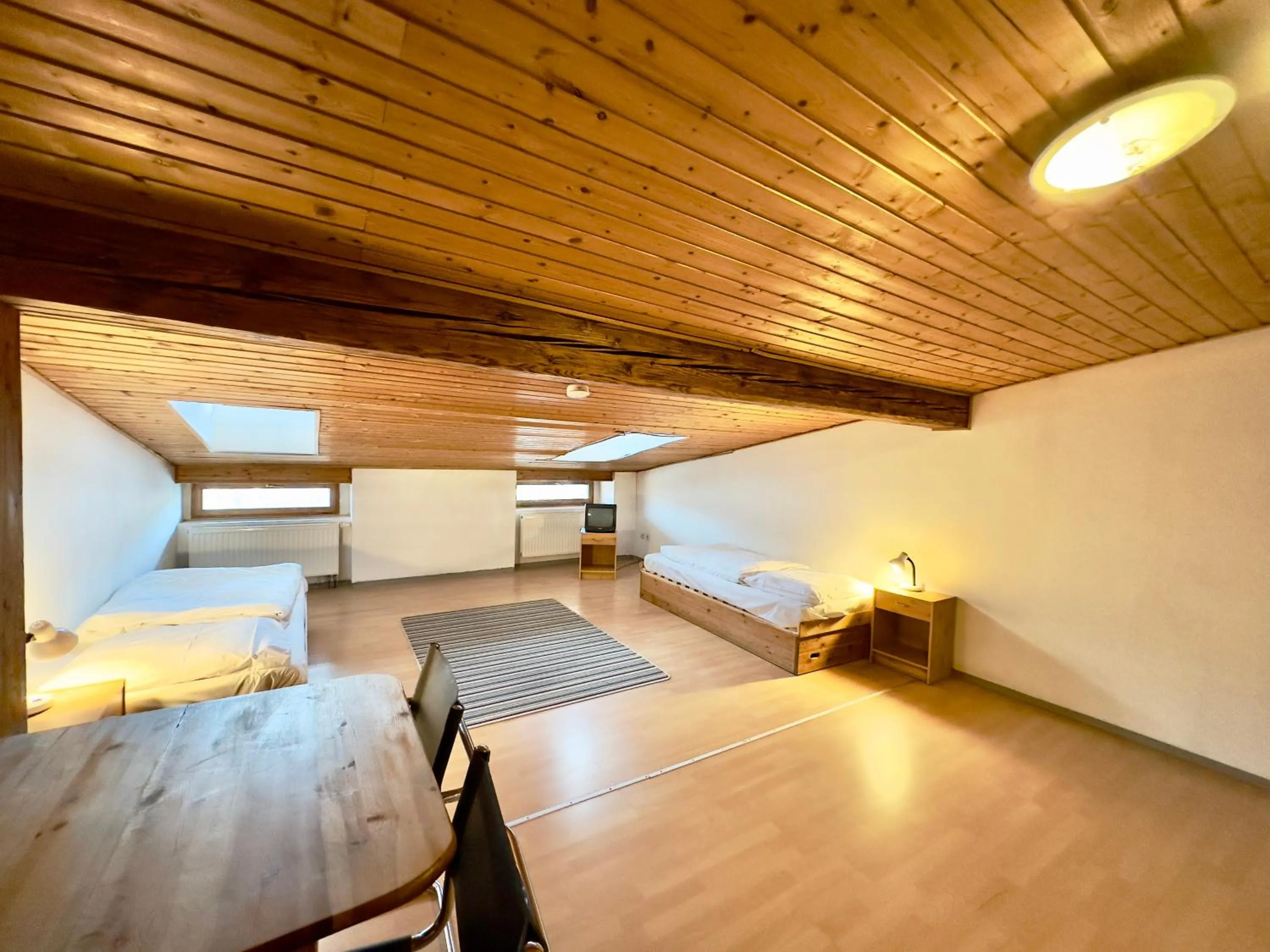 Toilet, Bed in Picobello Pension