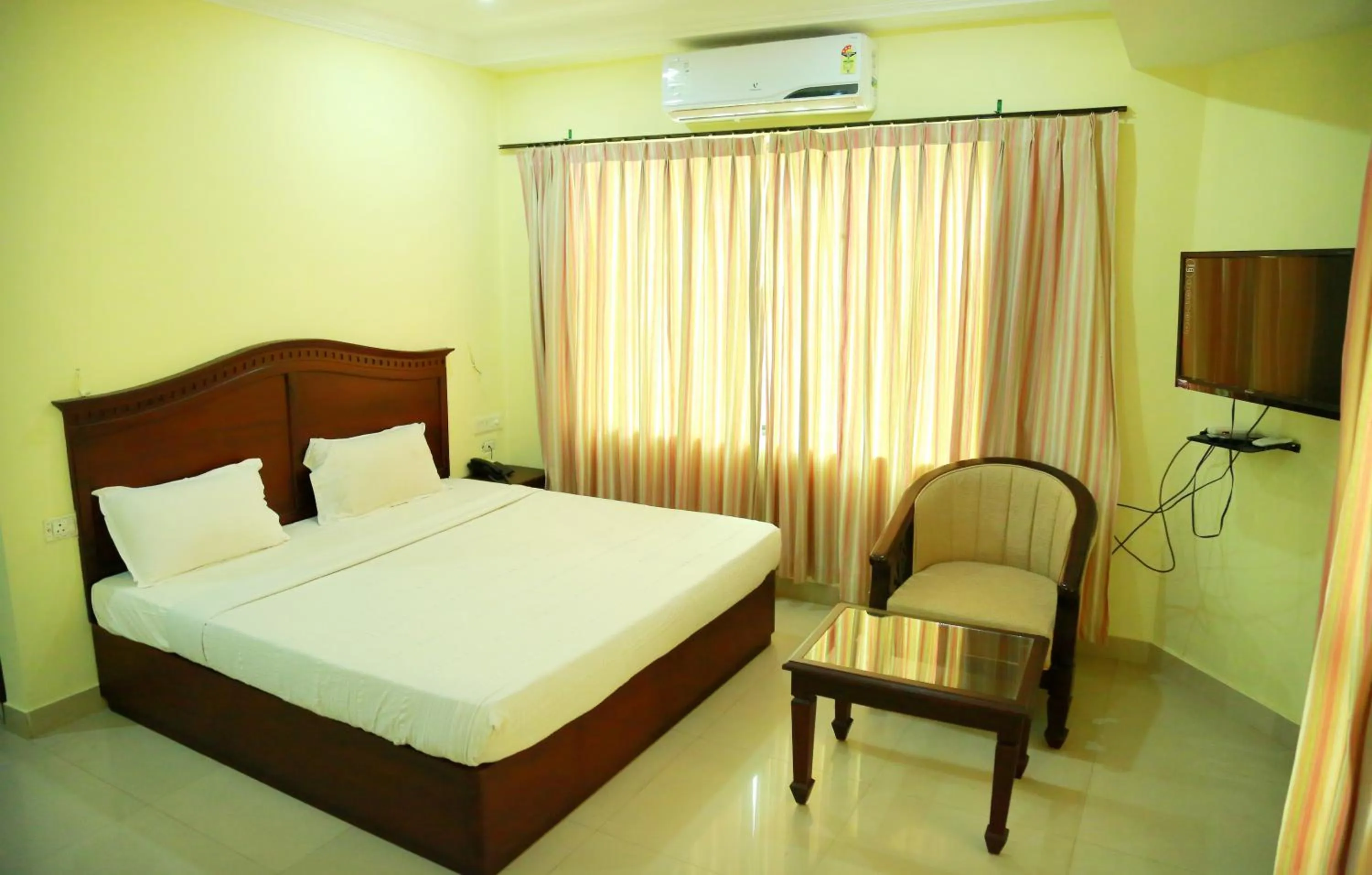 Bed in Hotel Horizon International