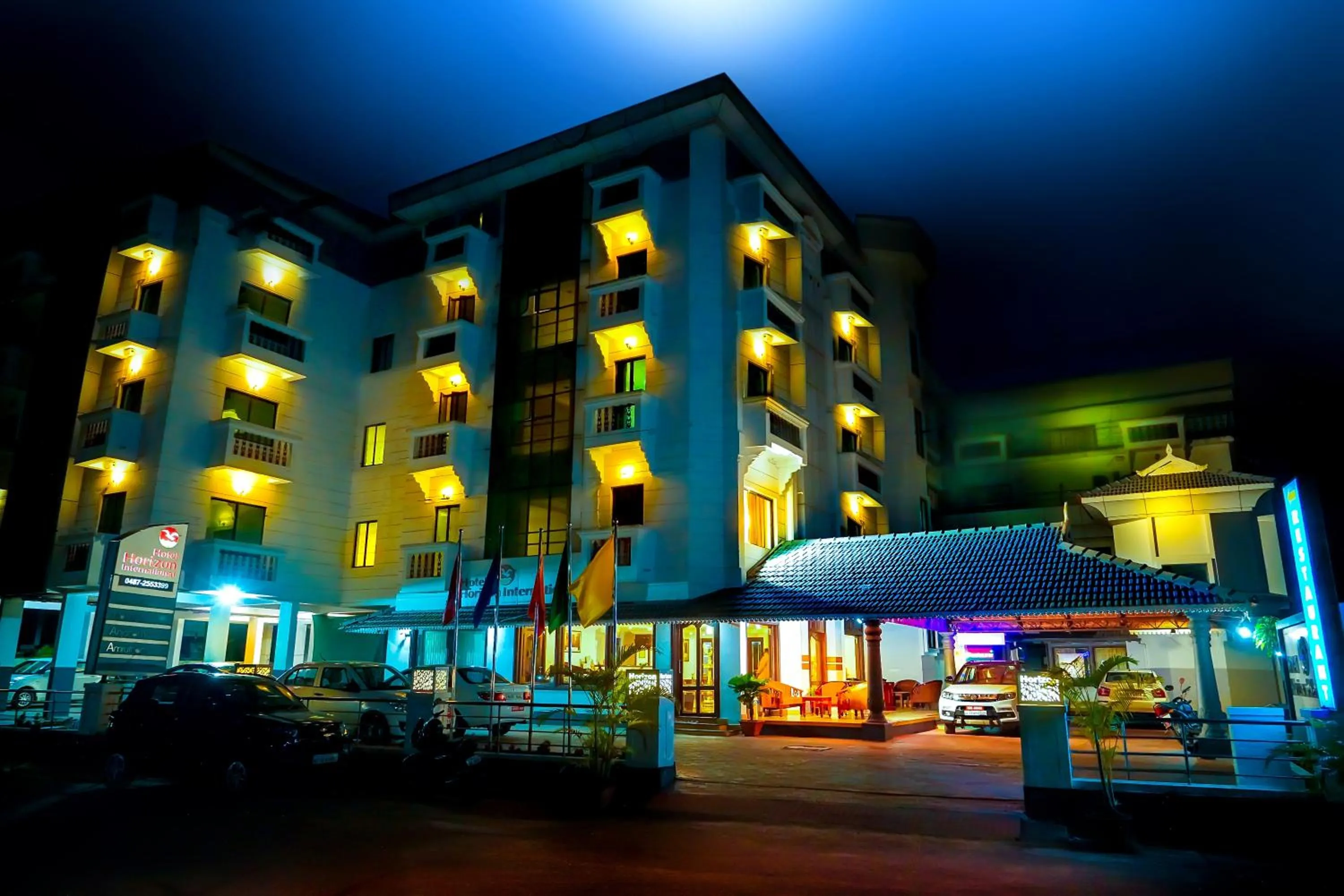 Facade/entrance in Hotel Horizon International