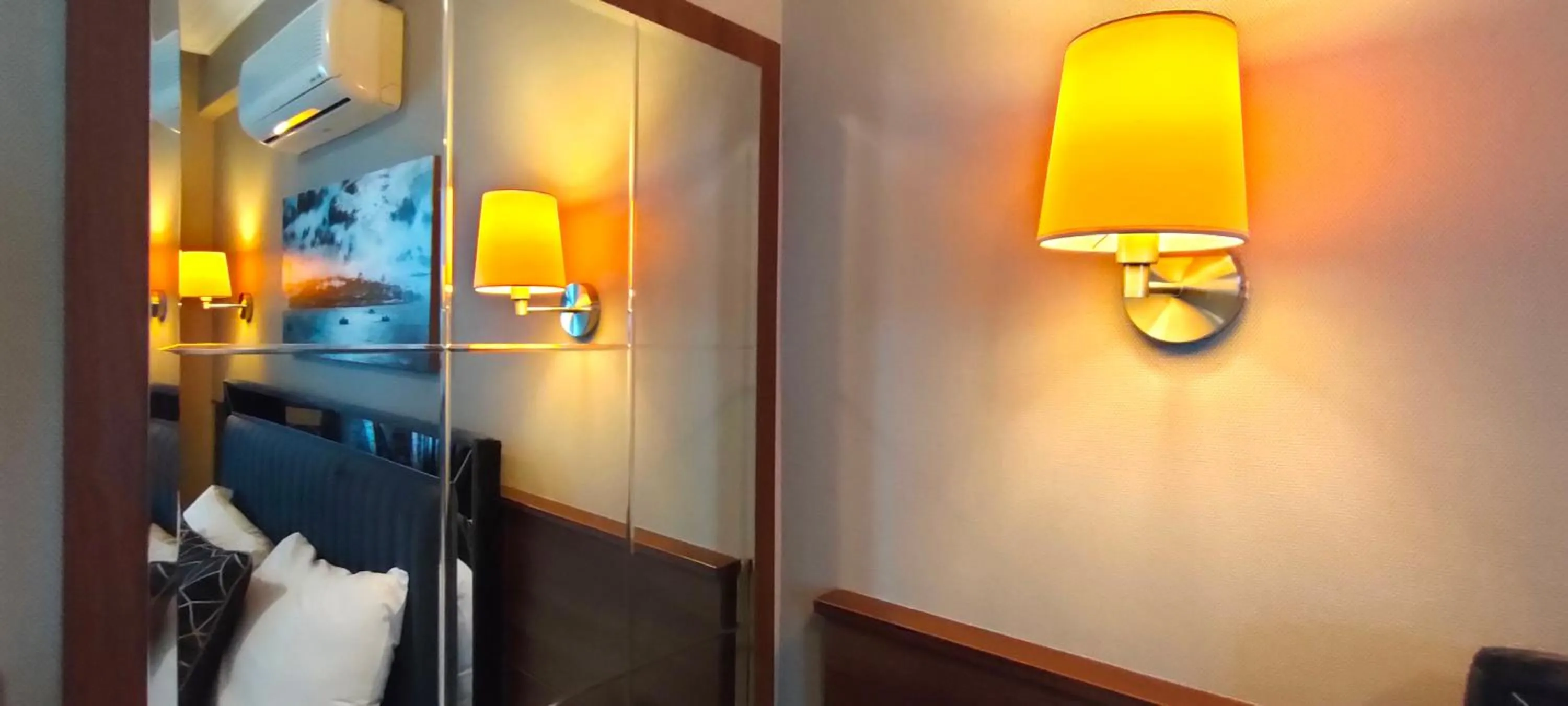 Bedroom, Bed in Star City Hotel