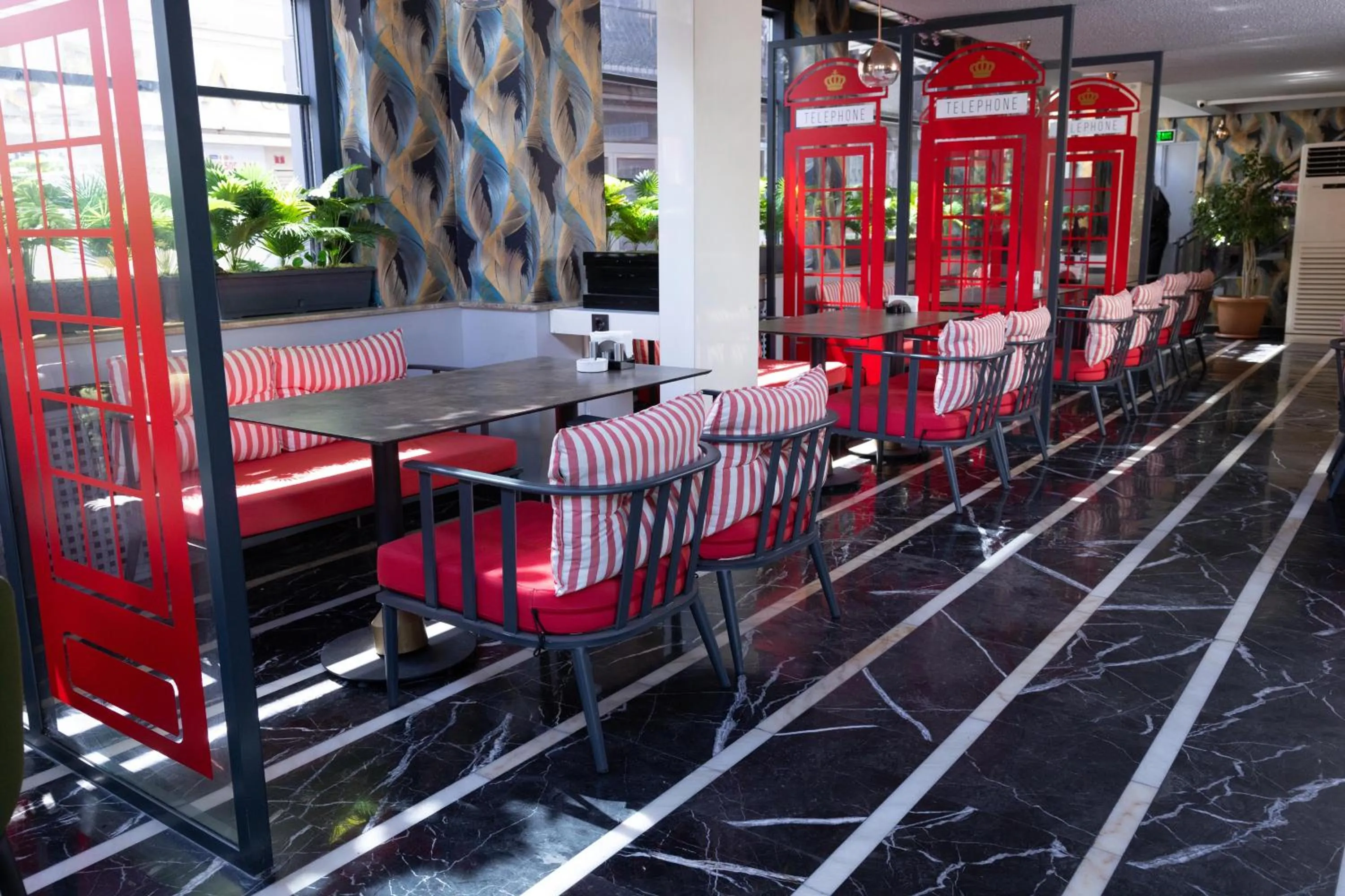 Food and drinks in Star City Hotel