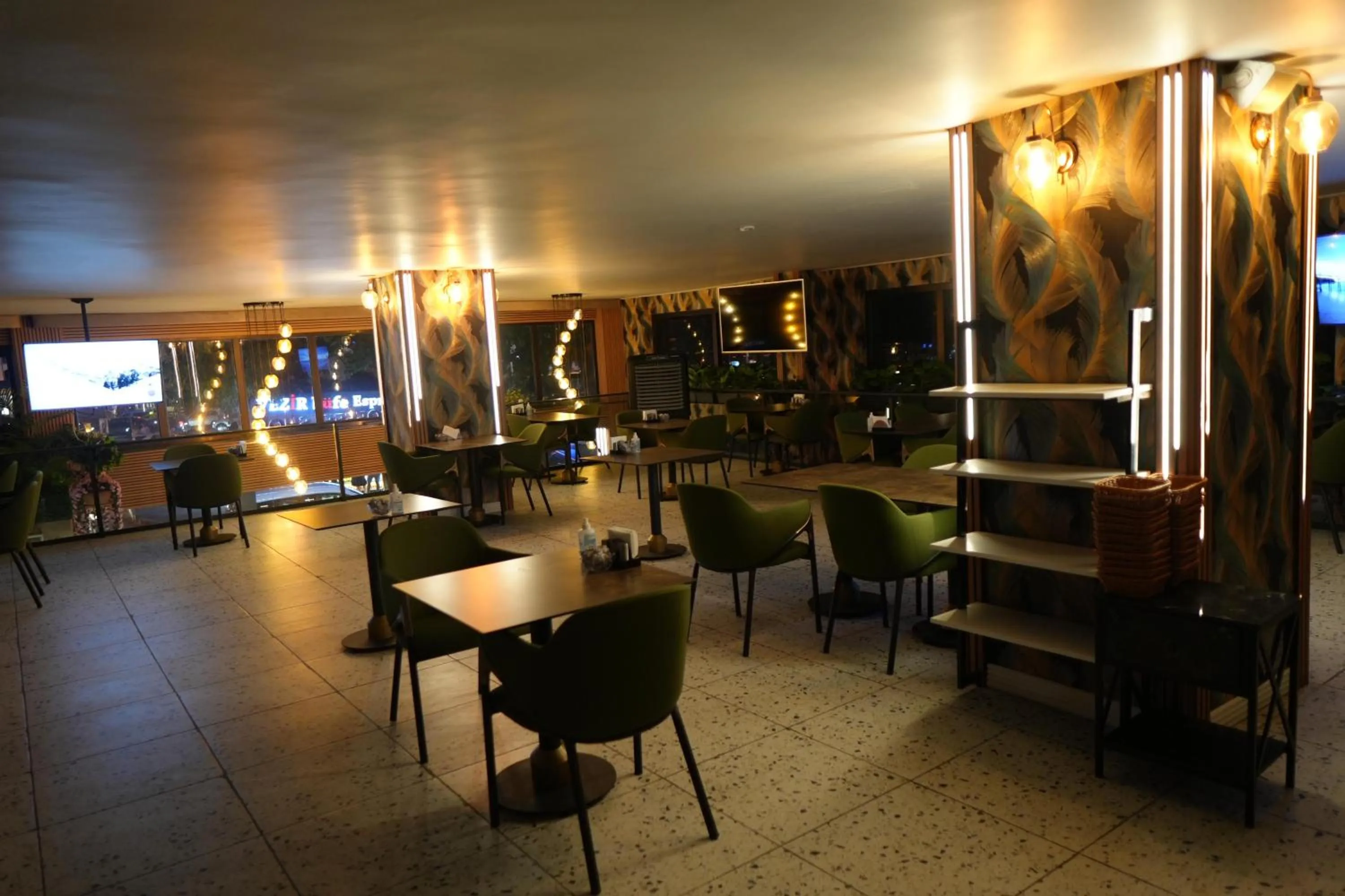 Communal lounge/ TV room in Star City Hotel