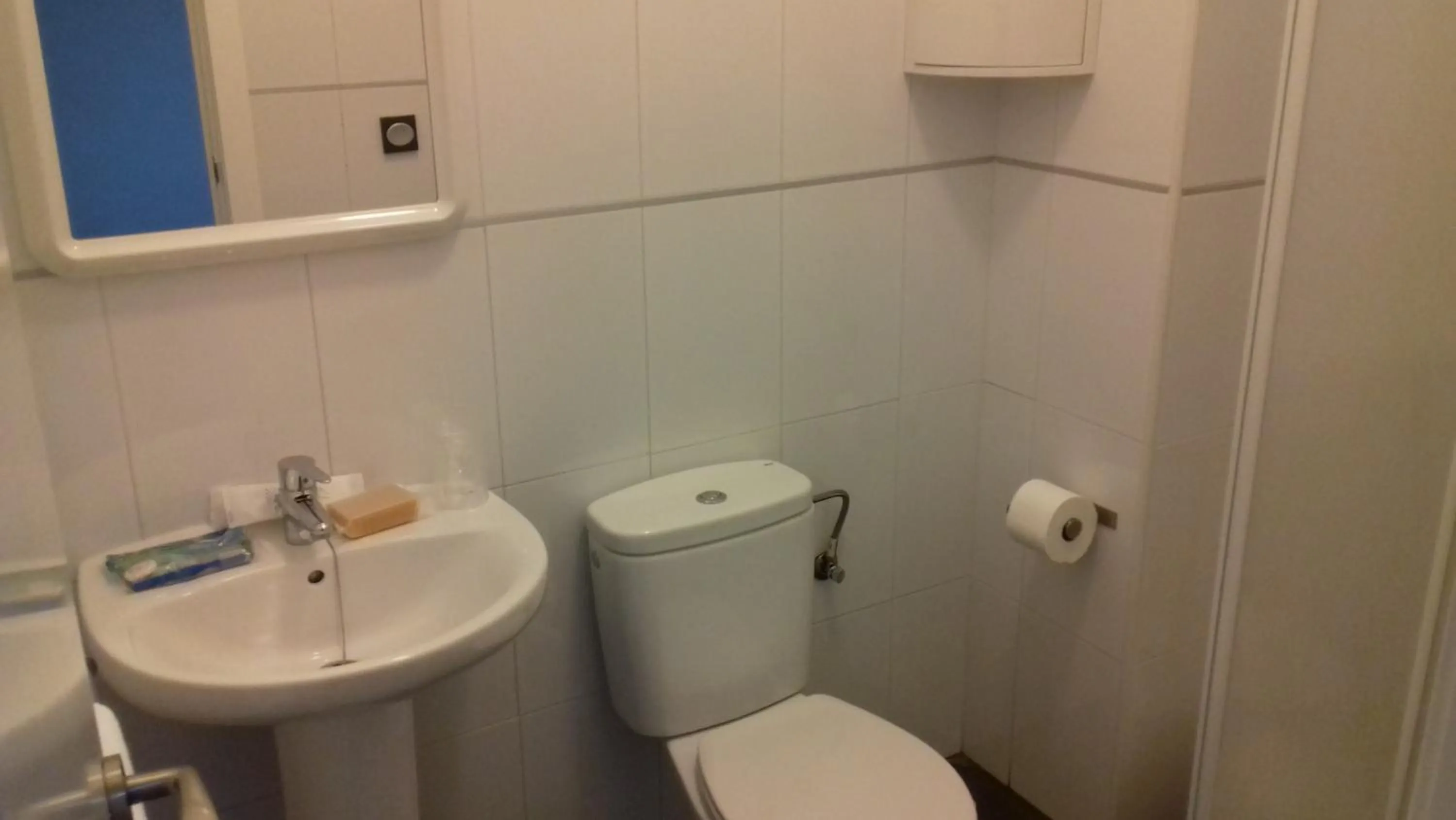 Bathroom in Apartamentos Turísticos Los Ángeles