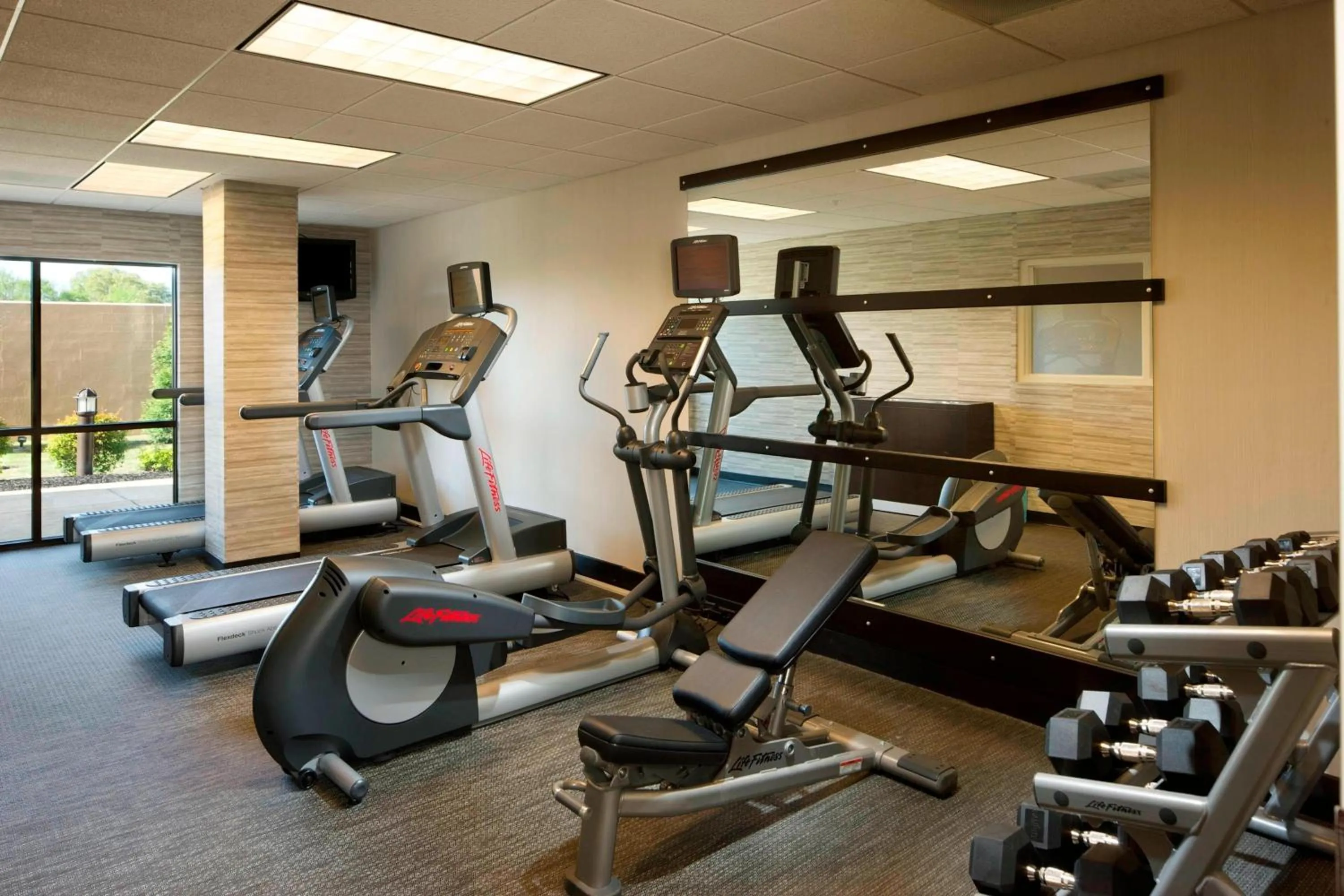 Fitness centre/facilities in Courtyard by Marriott Jackson