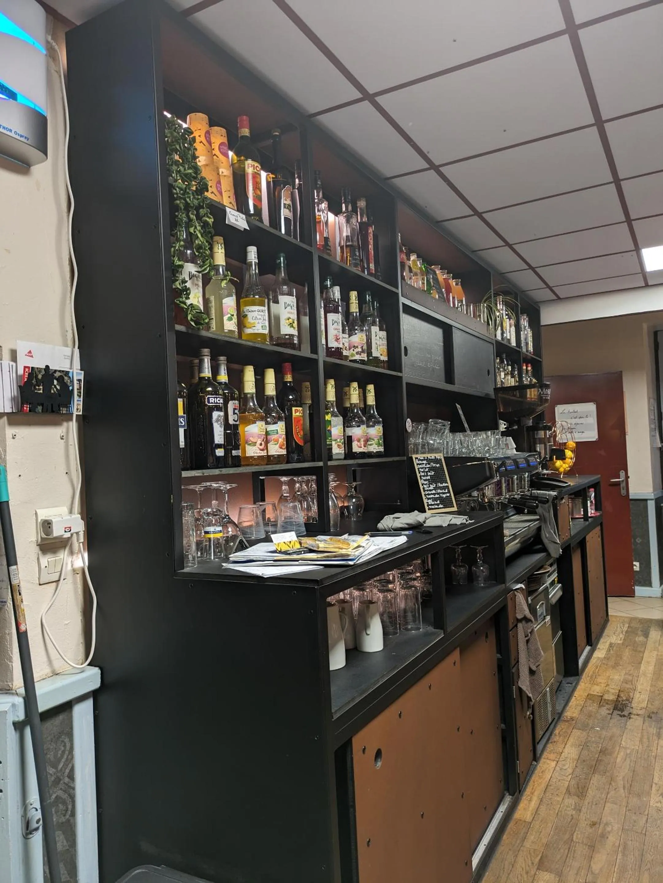 Lounge or bar in L'Auberge d'Eygliers