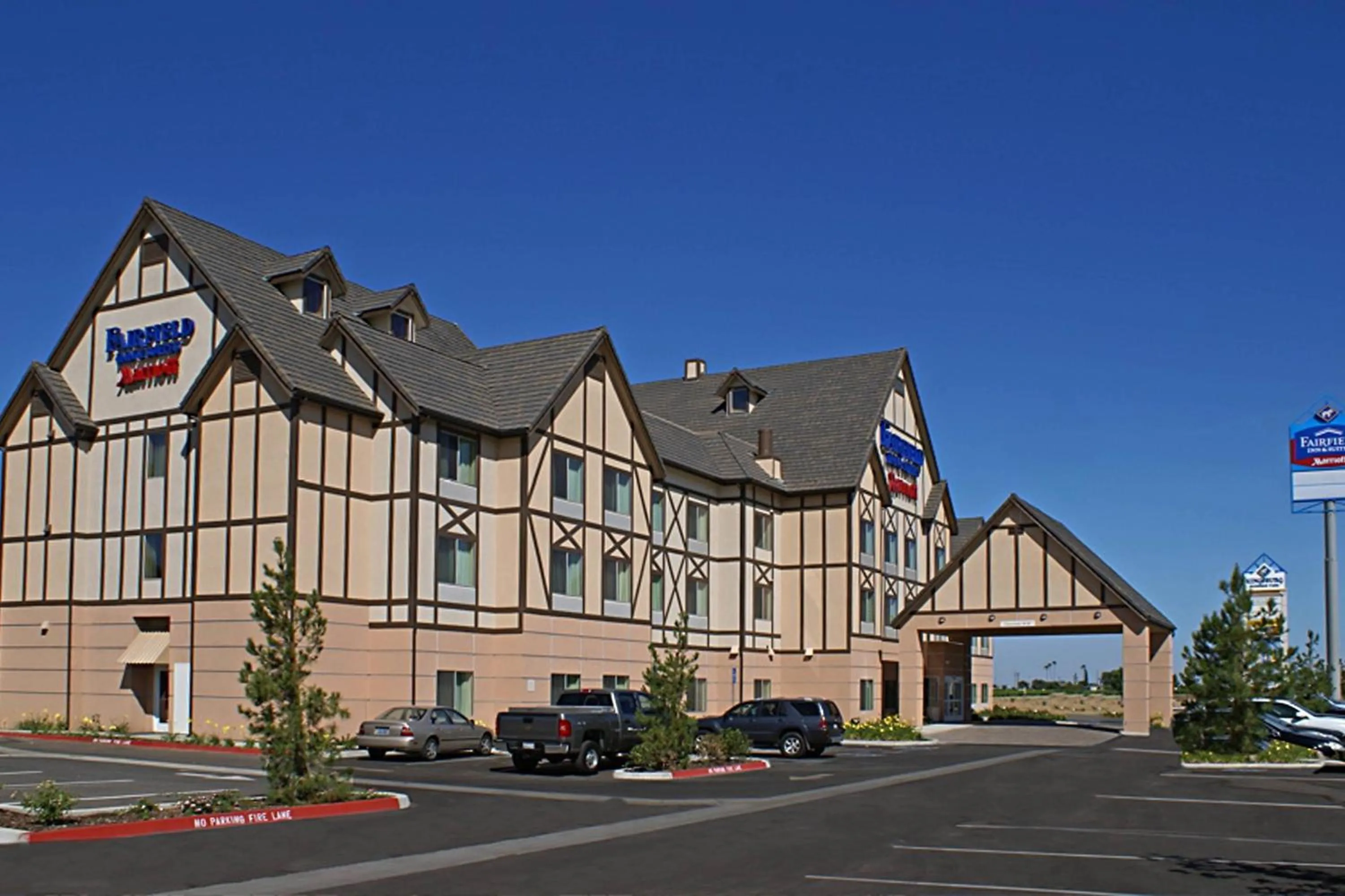 Property building in Fairfield Inn & Suites by Marriott Selma Kingsburg
