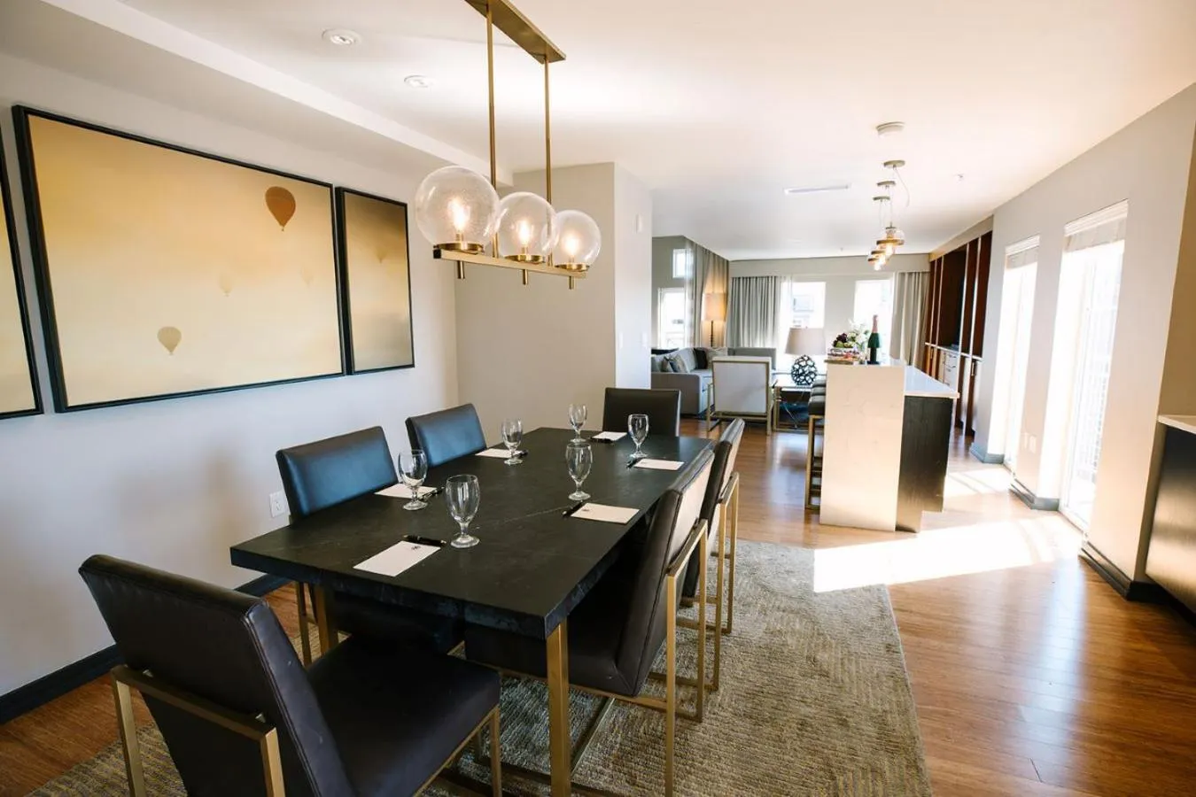 Living room in The Heathman Hotel Kirkland