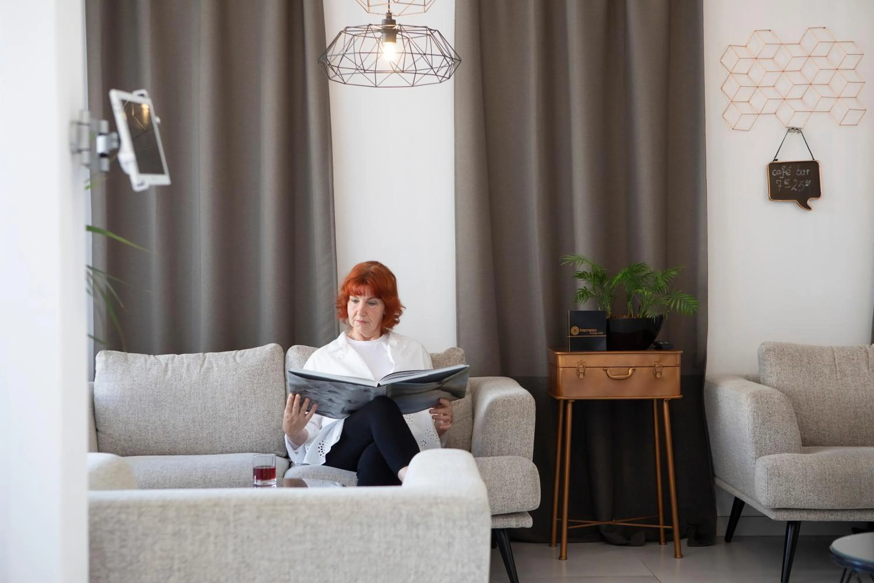 Communal lounge/ TV room in Boutique Hotel Intermezzo - Pag centre