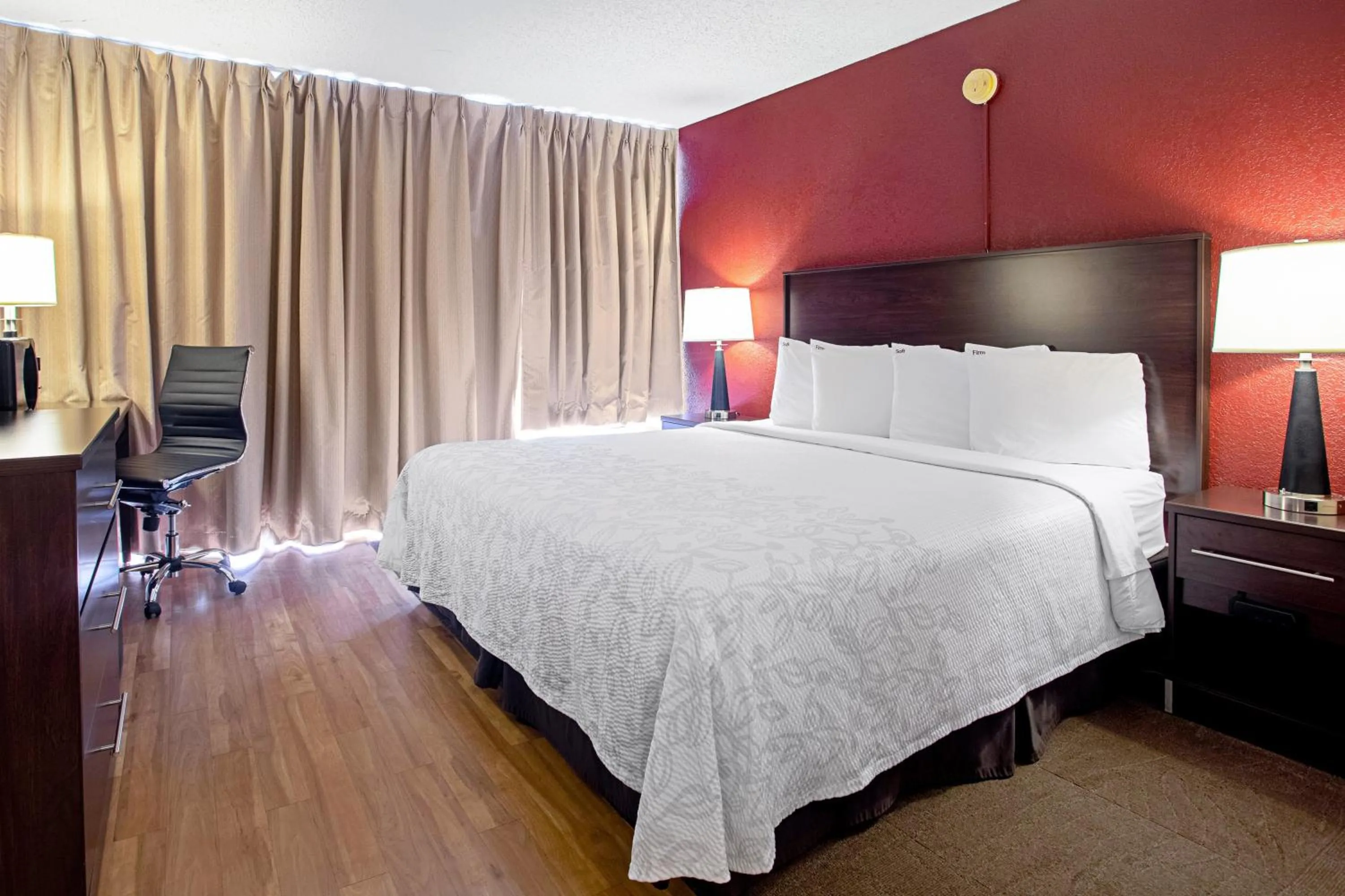 Photo of the whole room in Red Roof Inn PLUS+ Wichita East