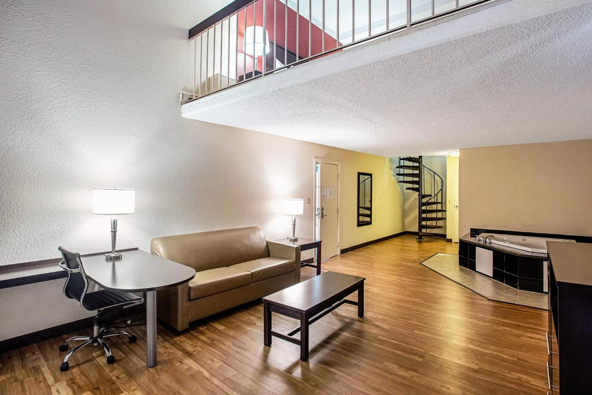 Bedroom in Red Roof Inn PLUS+ Wichita East