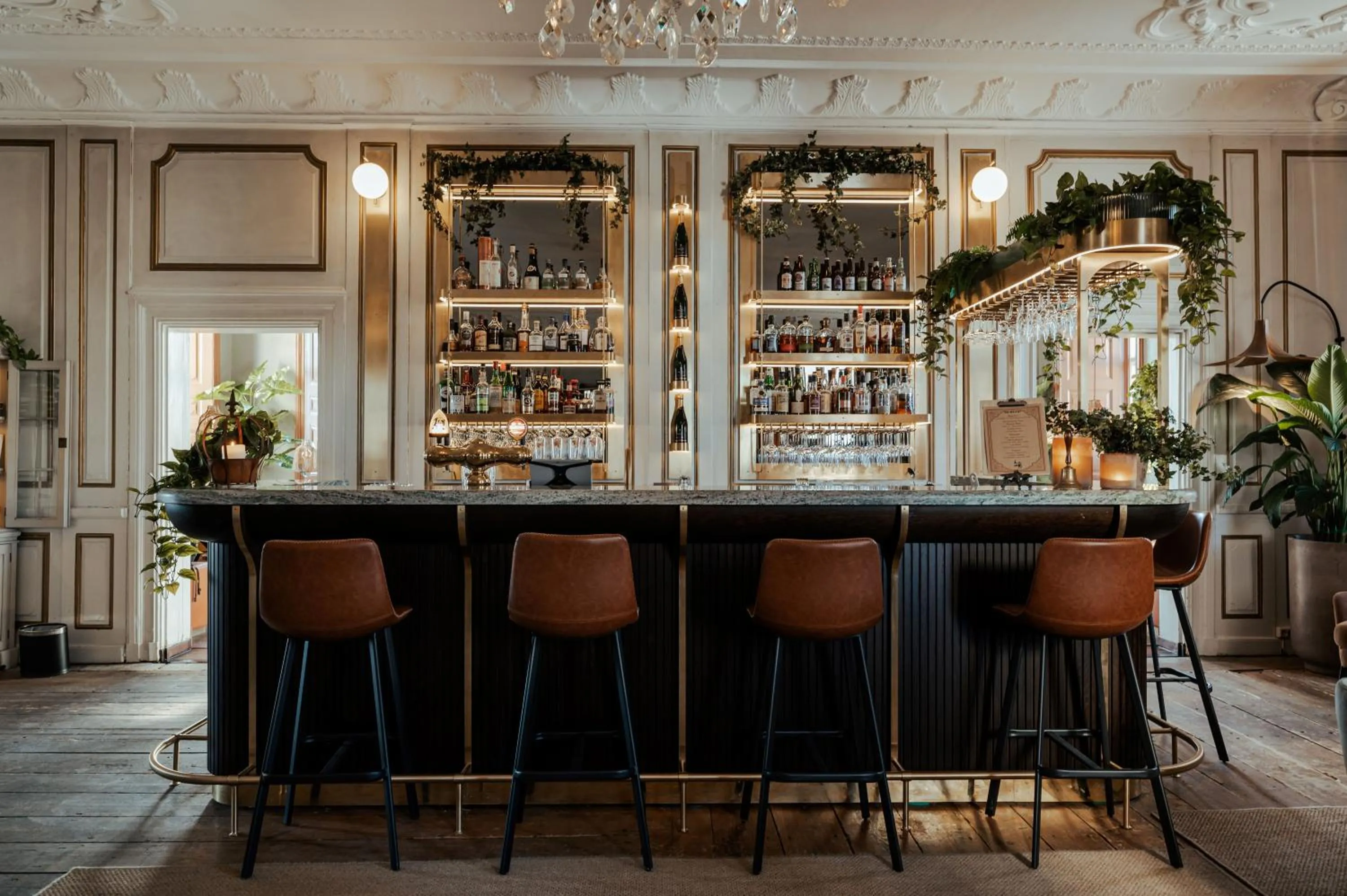 Restaurant/places to eat in Haga Slott