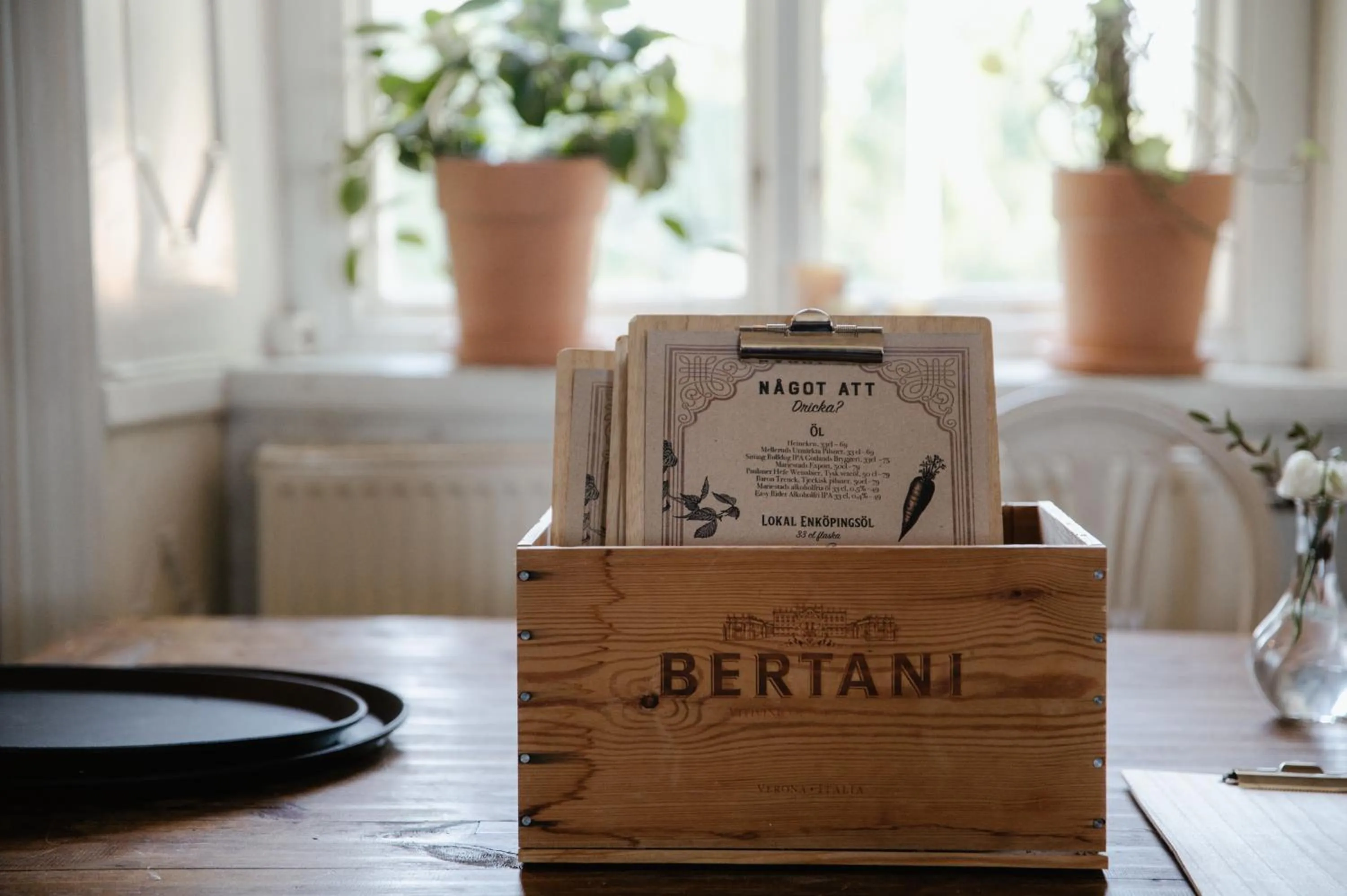 Logo/Certificate/Sign in Haga Slott