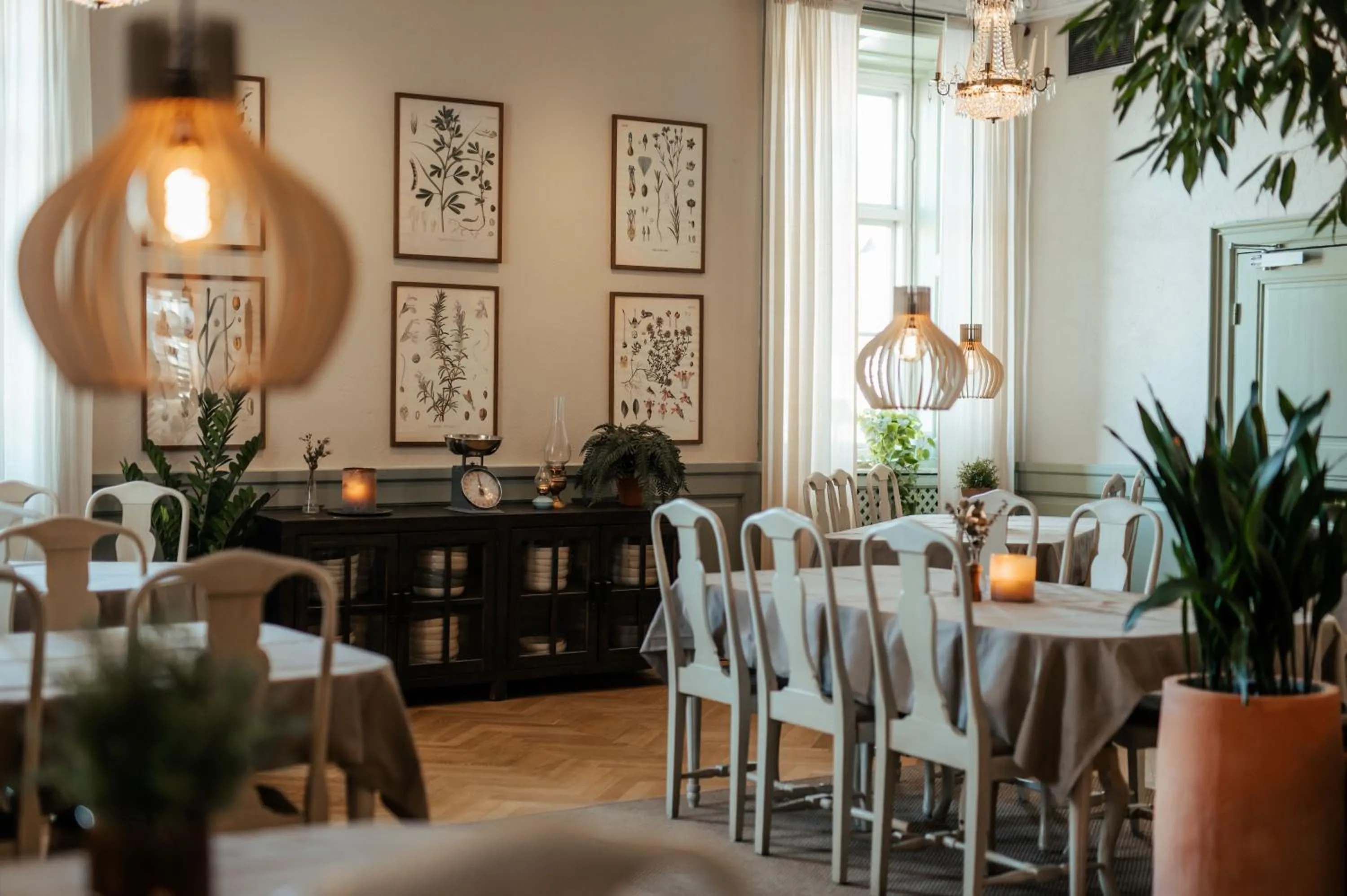 Restaurant/places to eat in Haga Slott