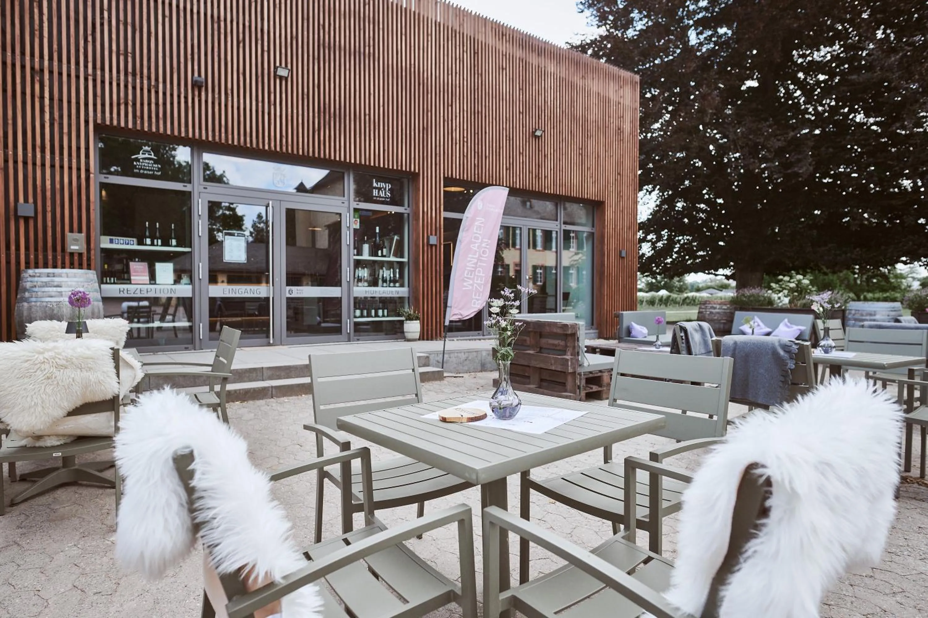 Restaurant/places to eat in Gutshotel Baron Knyphausen