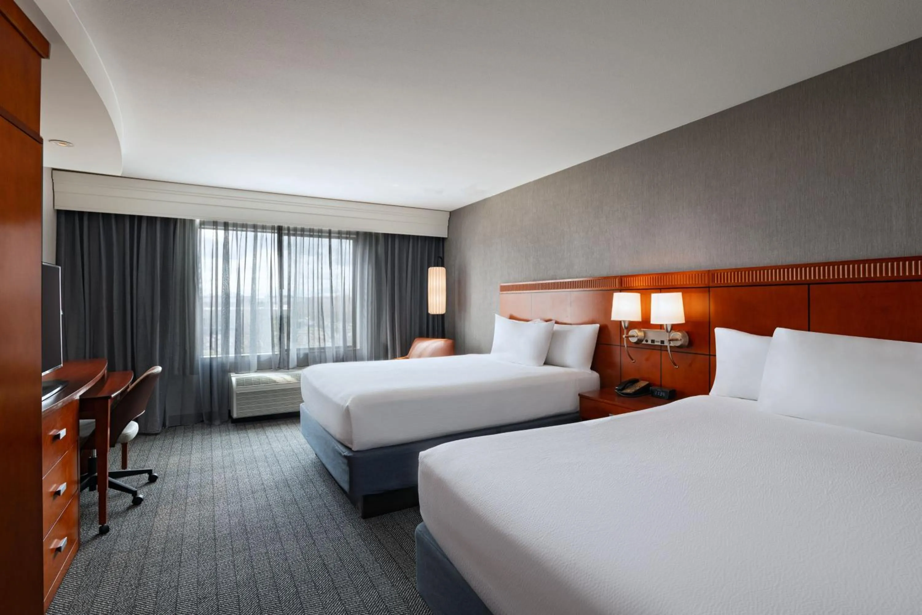 Photo of the whole room, Bed in Courtyard by Marriott Boise West/Meridian