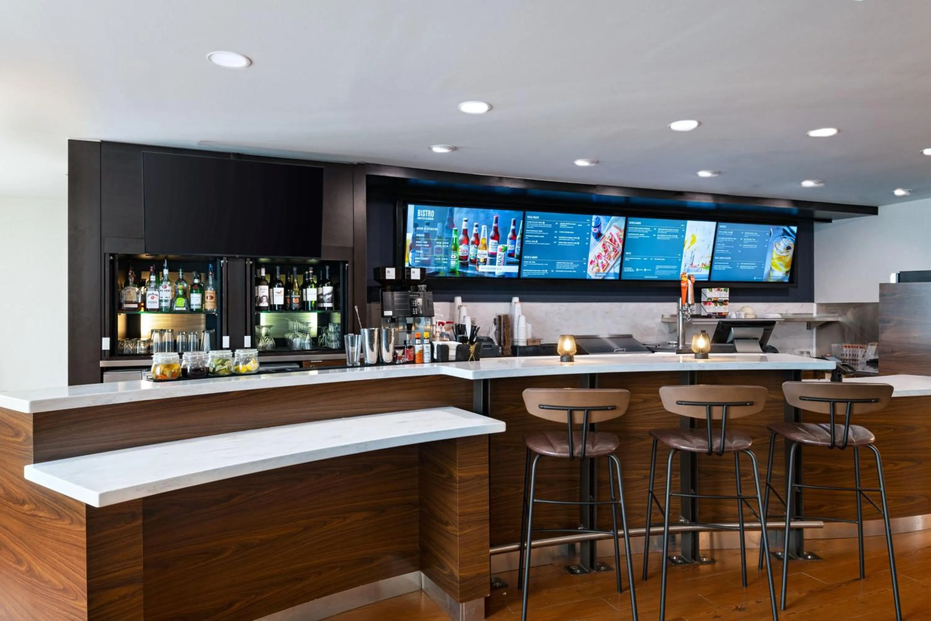 Lounge or bar in Courtyard by Marriott Boise West/Meridian
