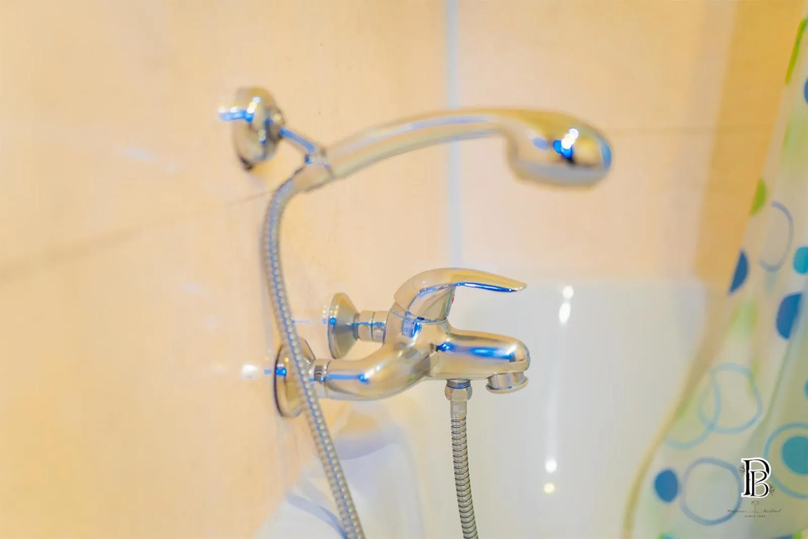 Shower in Hotel Professor Leuven Centrum