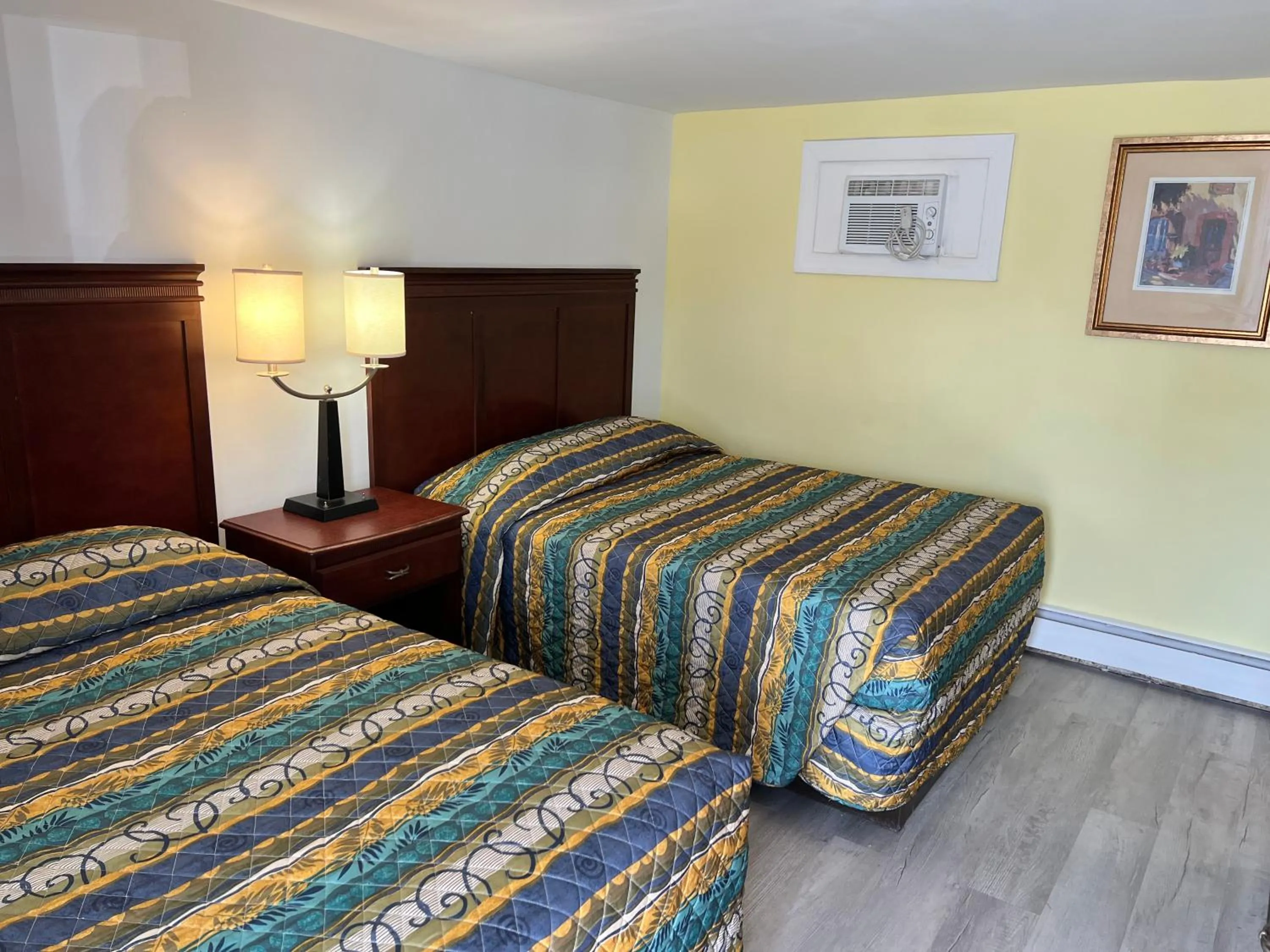 Bedroom in Budget Inn Motel Suites Somers Point
