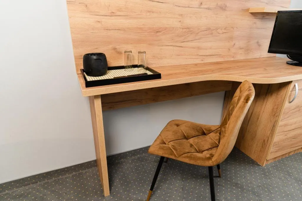 hair dresser in Pensiunea Elisei