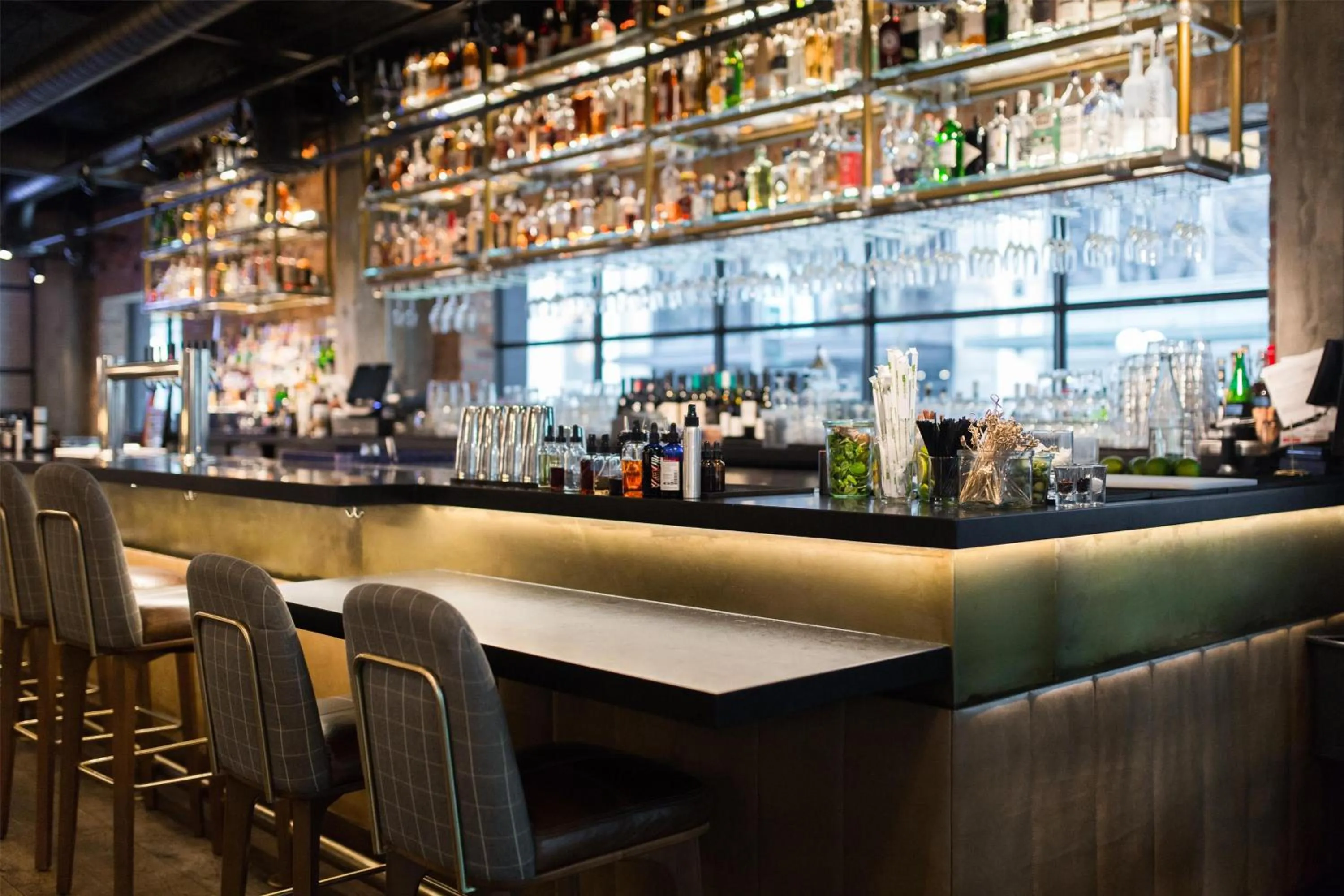 Lounge or bar in Hotel Theodore Seattle Downtown, Tapestry by Hilton