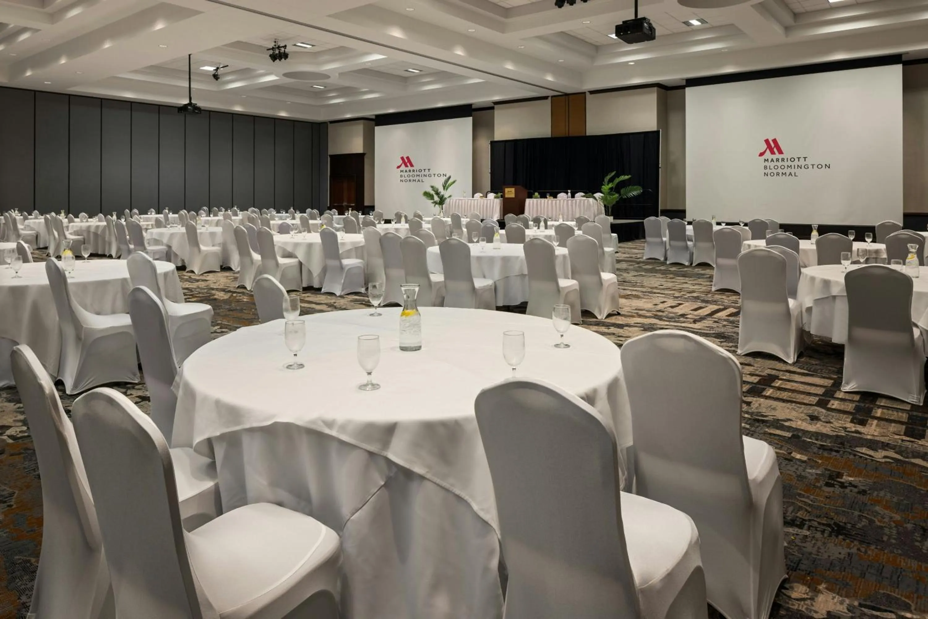Meeting/conference room in Marriott Bloomington Normal Hotel and Conference Center