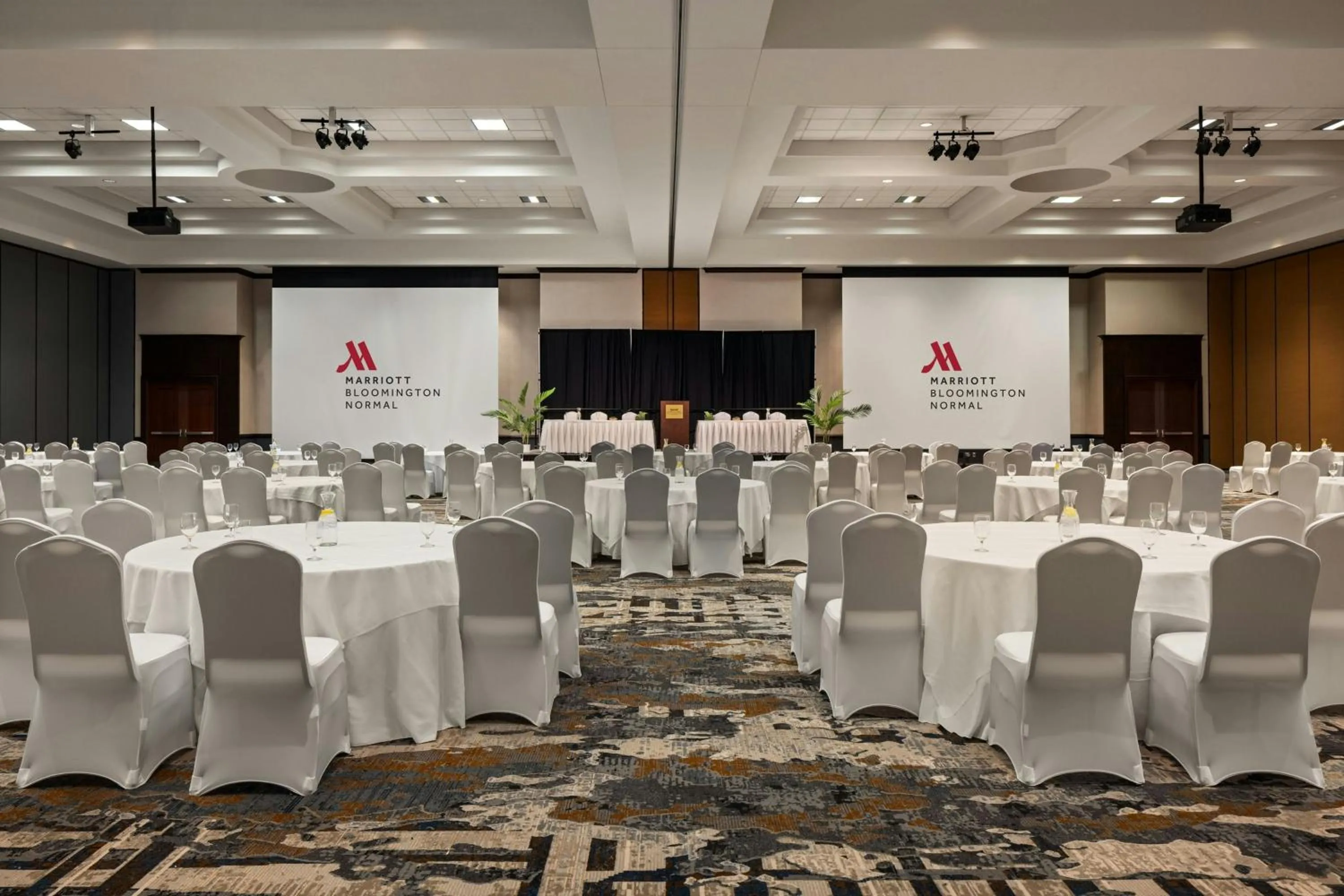 Meeting/conference room in Marriott Bloomington Normal Hotel and Conference Center
