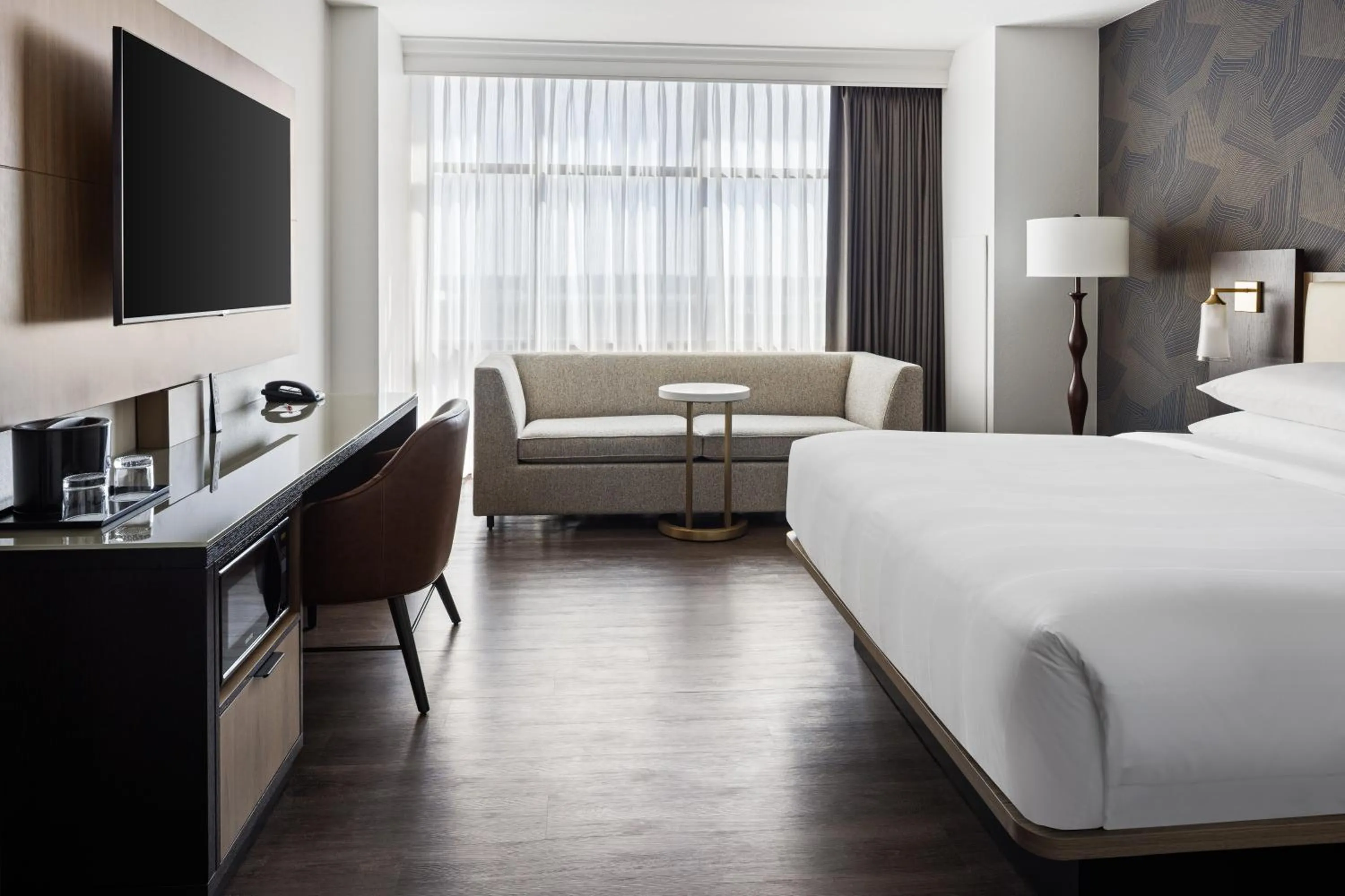 Bed in Marriott Bloomington Normal Hotel and Conference Center