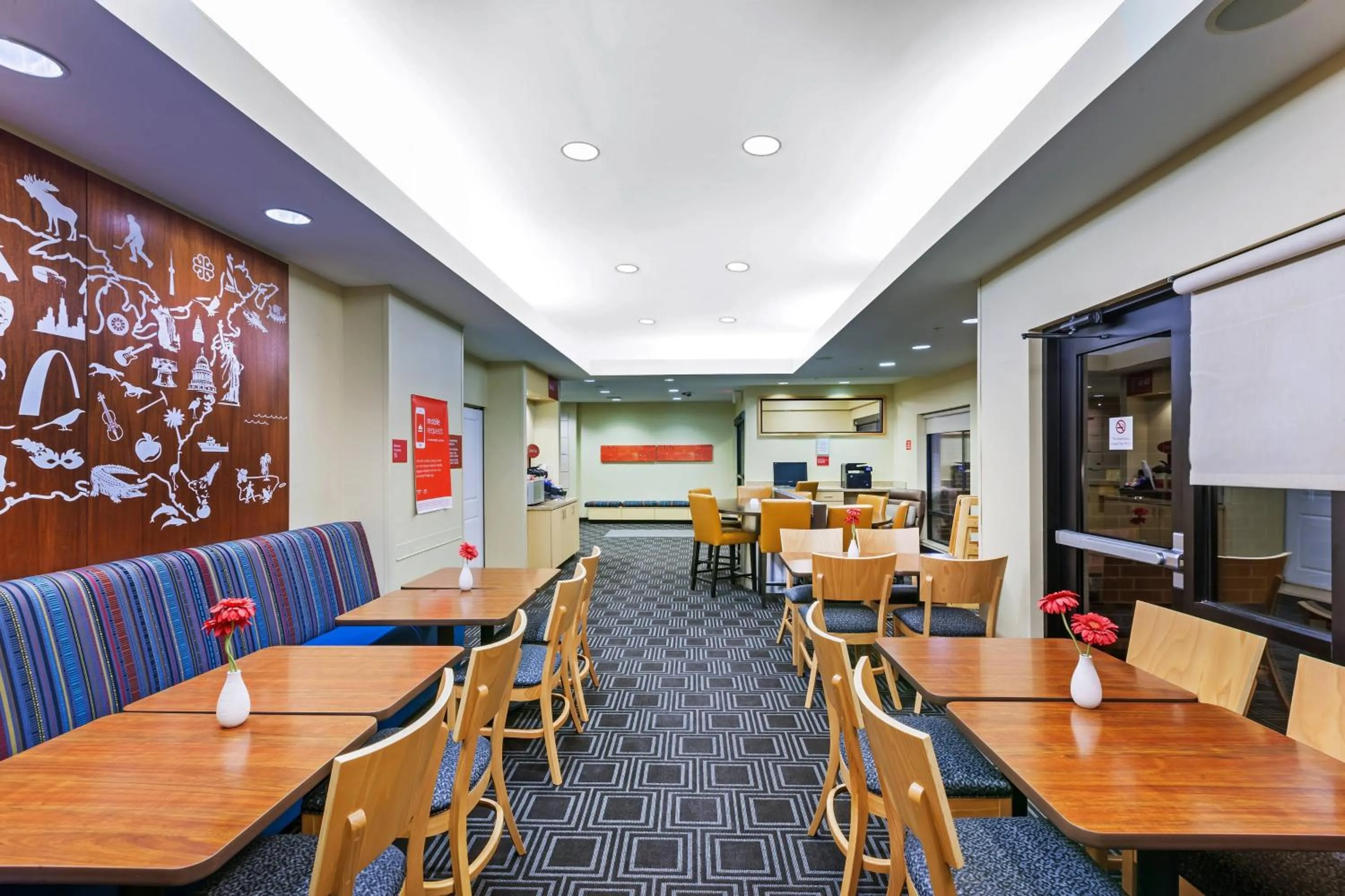Breakfast in TownePlace Suites by Marriott Tulsa North/Owasso