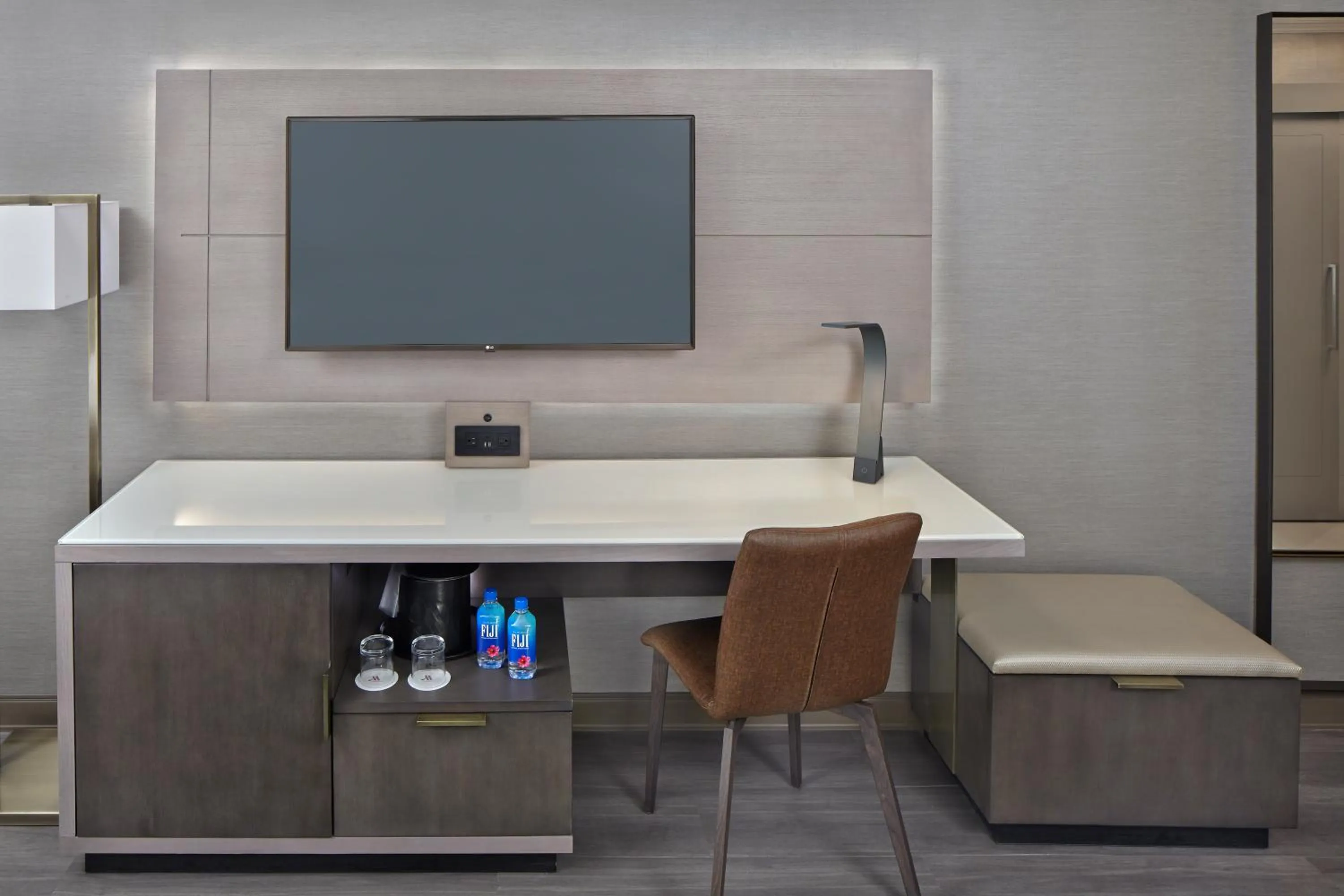 TV and multimedia in Marriott Providence Downtown