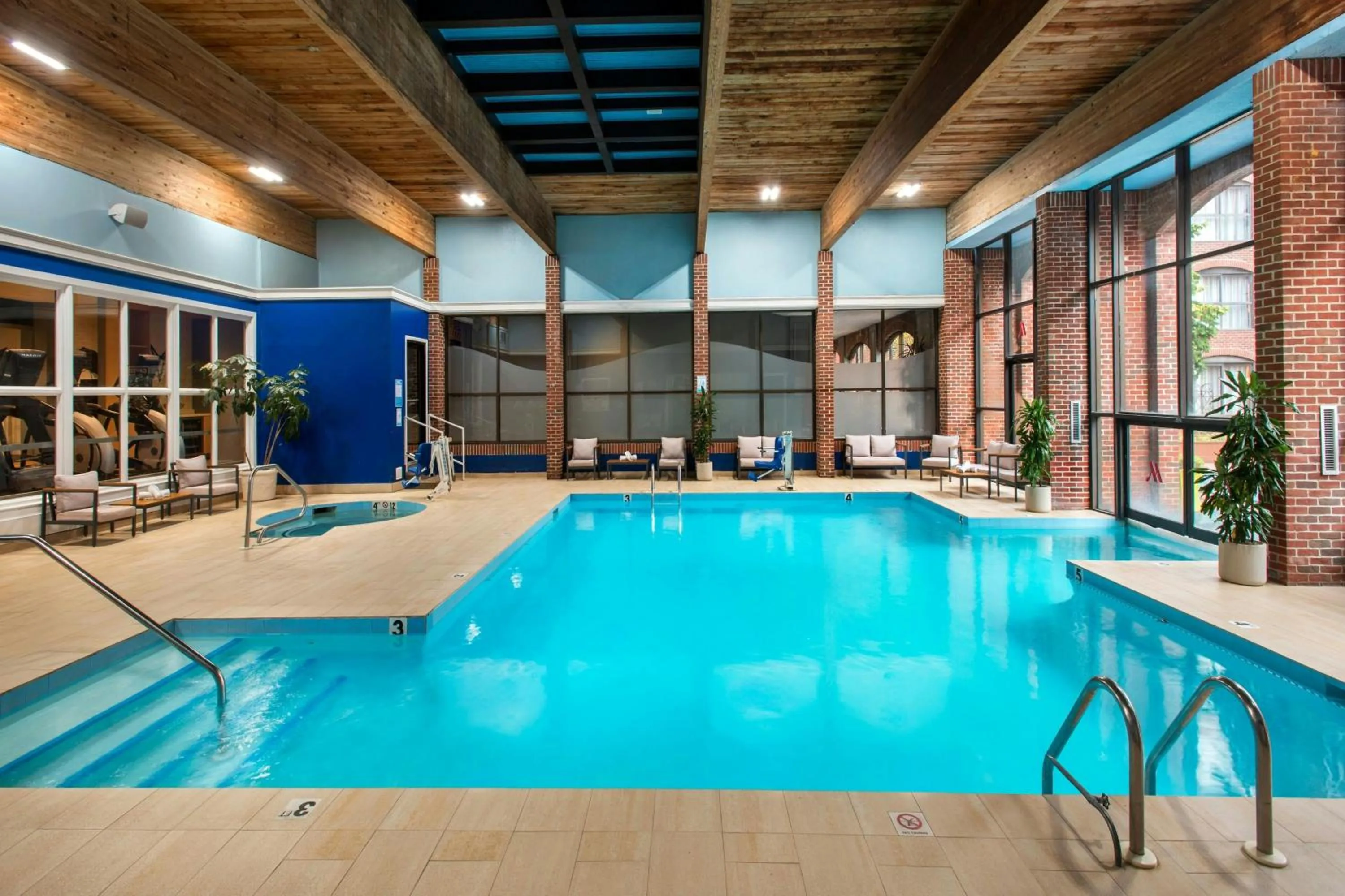Swimming pool in Marriott Providence Downtown