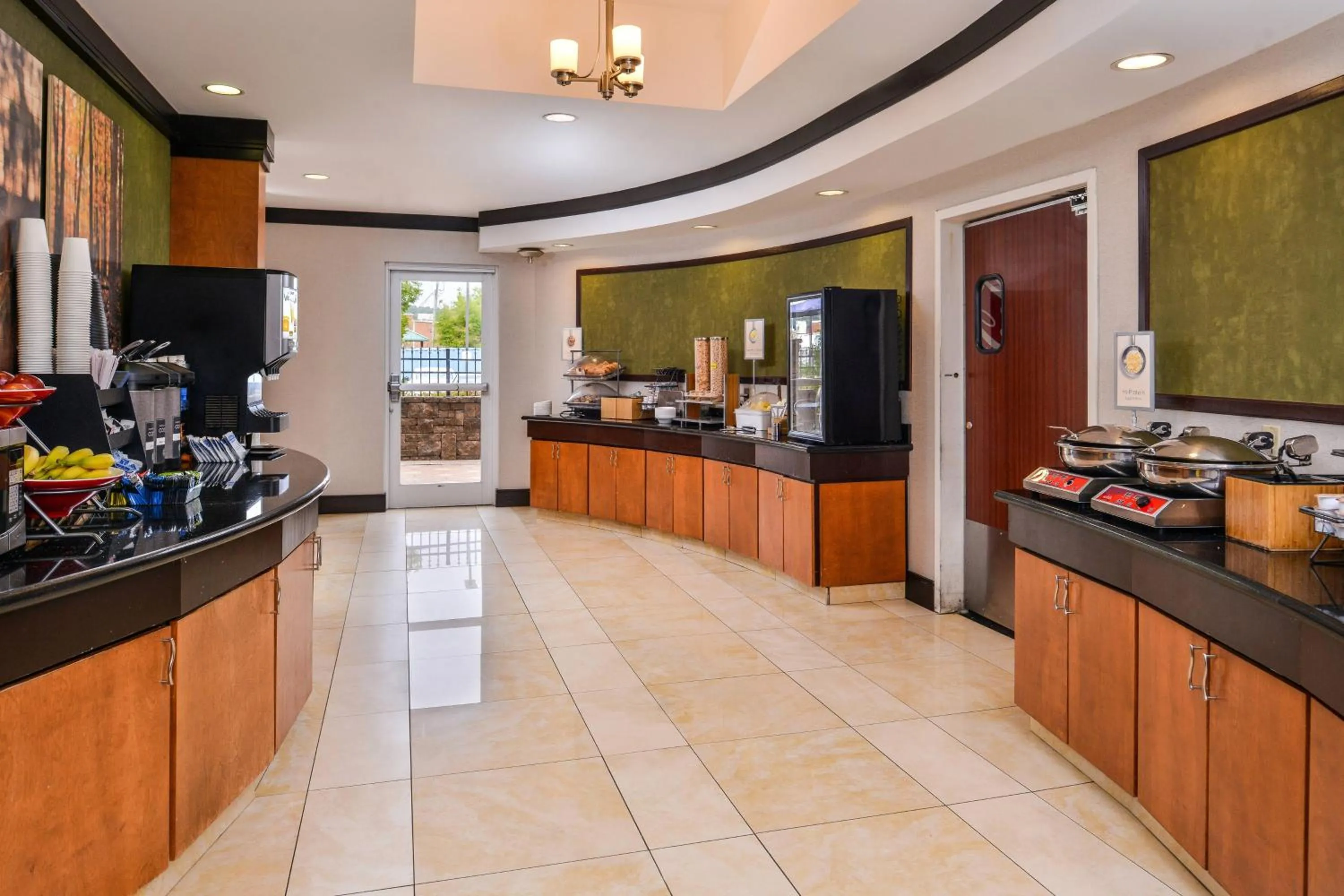 Breakfast in Fairfield Inn and Suites by Marriott Birmingham Pelham/I-65