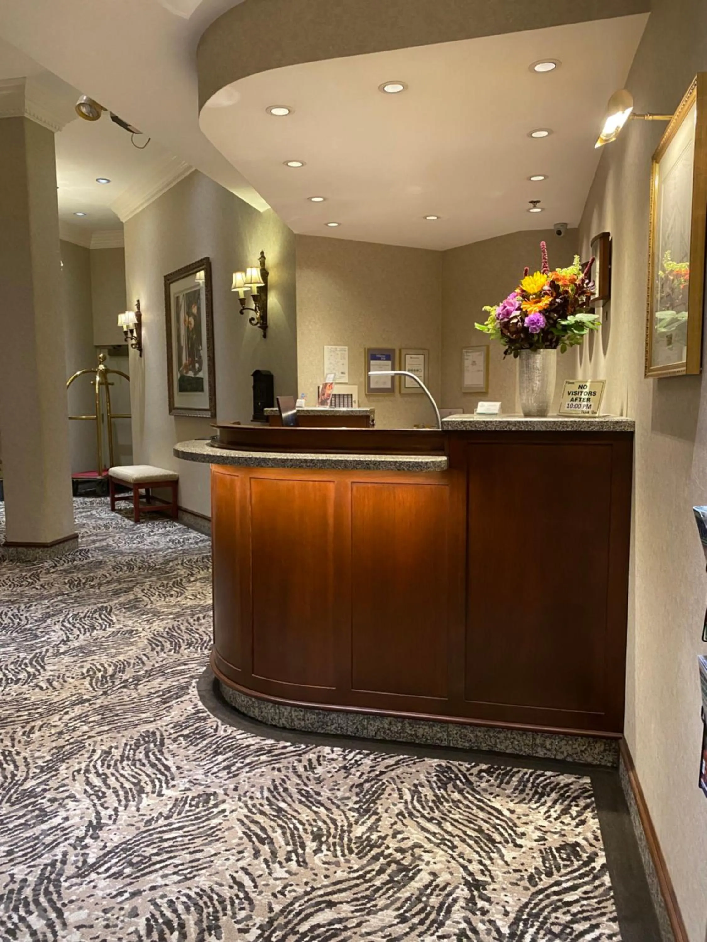 Lobby or reception in Kingston Hotel