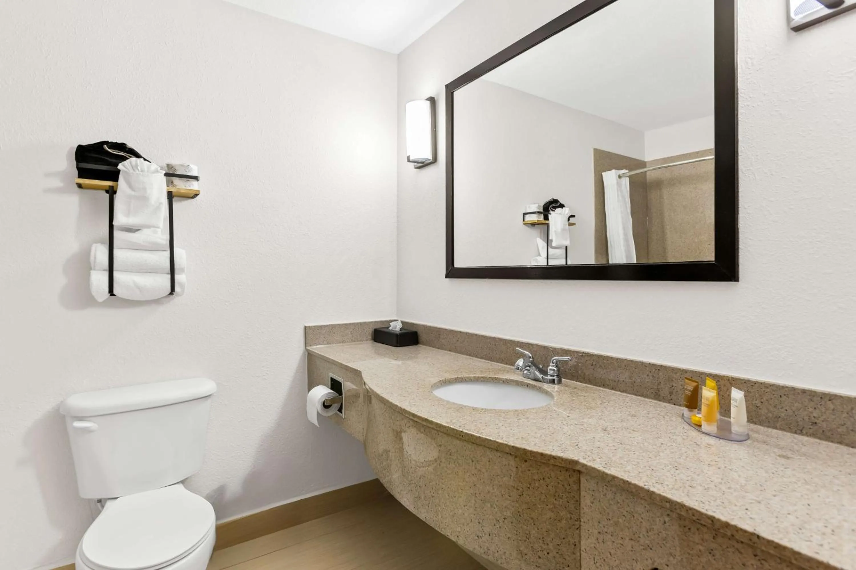 Bedroom in Sonesta Essential Beaumont