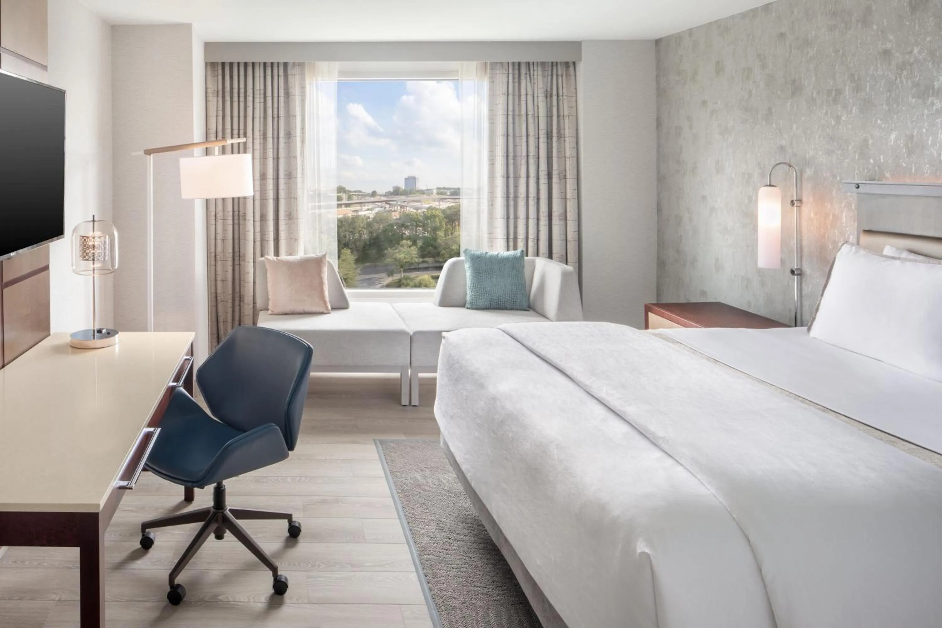 Photo of the whole room, Bed in The Westin Atlanta Perimeter North