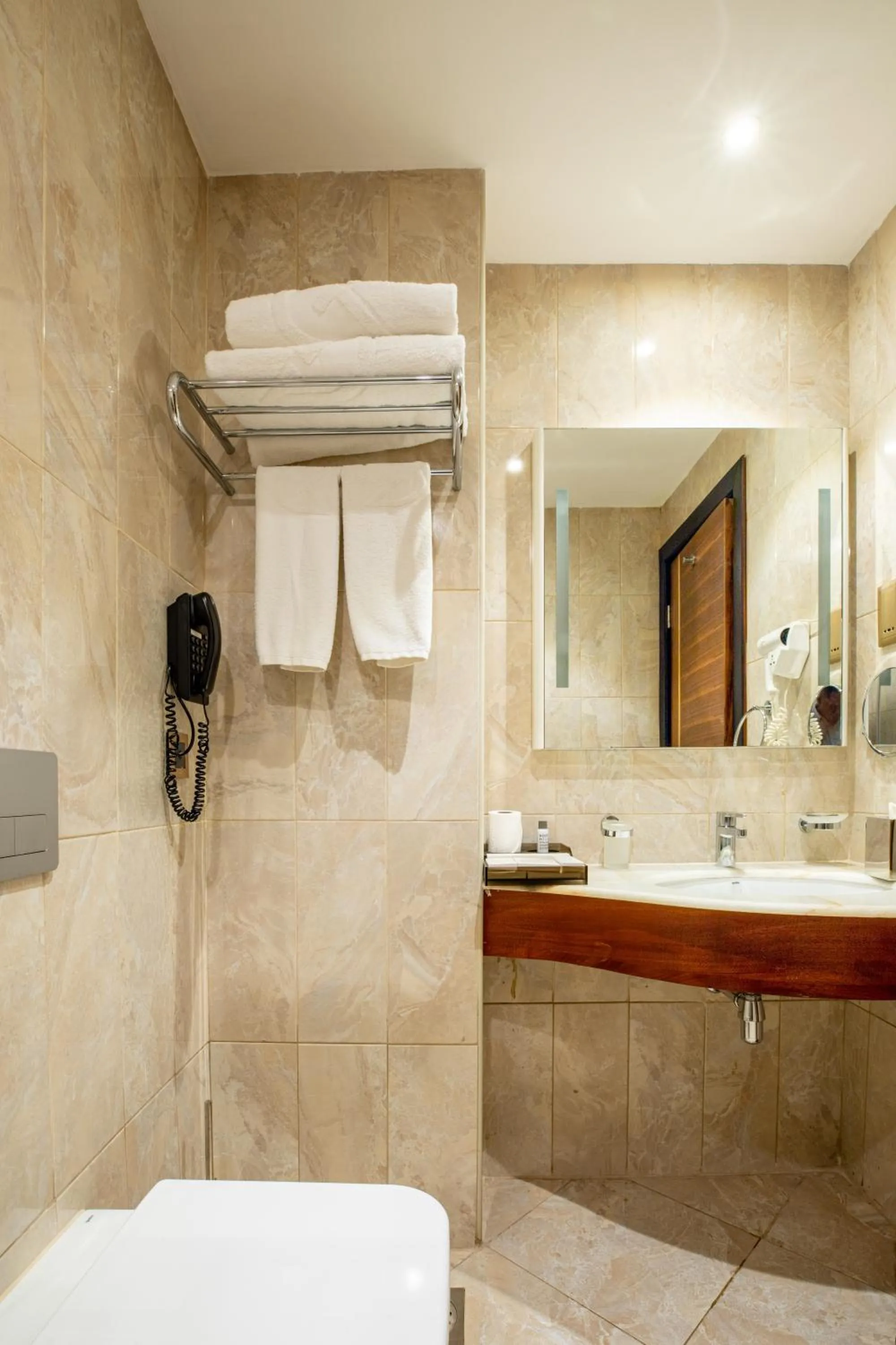 Shower in Golden Tulip Canaan Kampala