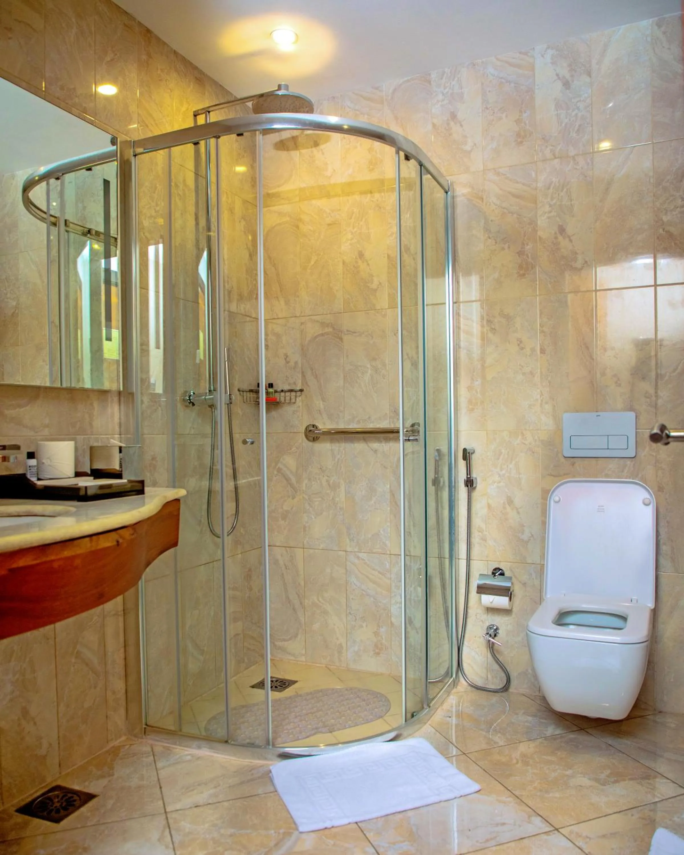 Shower in Golden Tulip Canaan Kampala